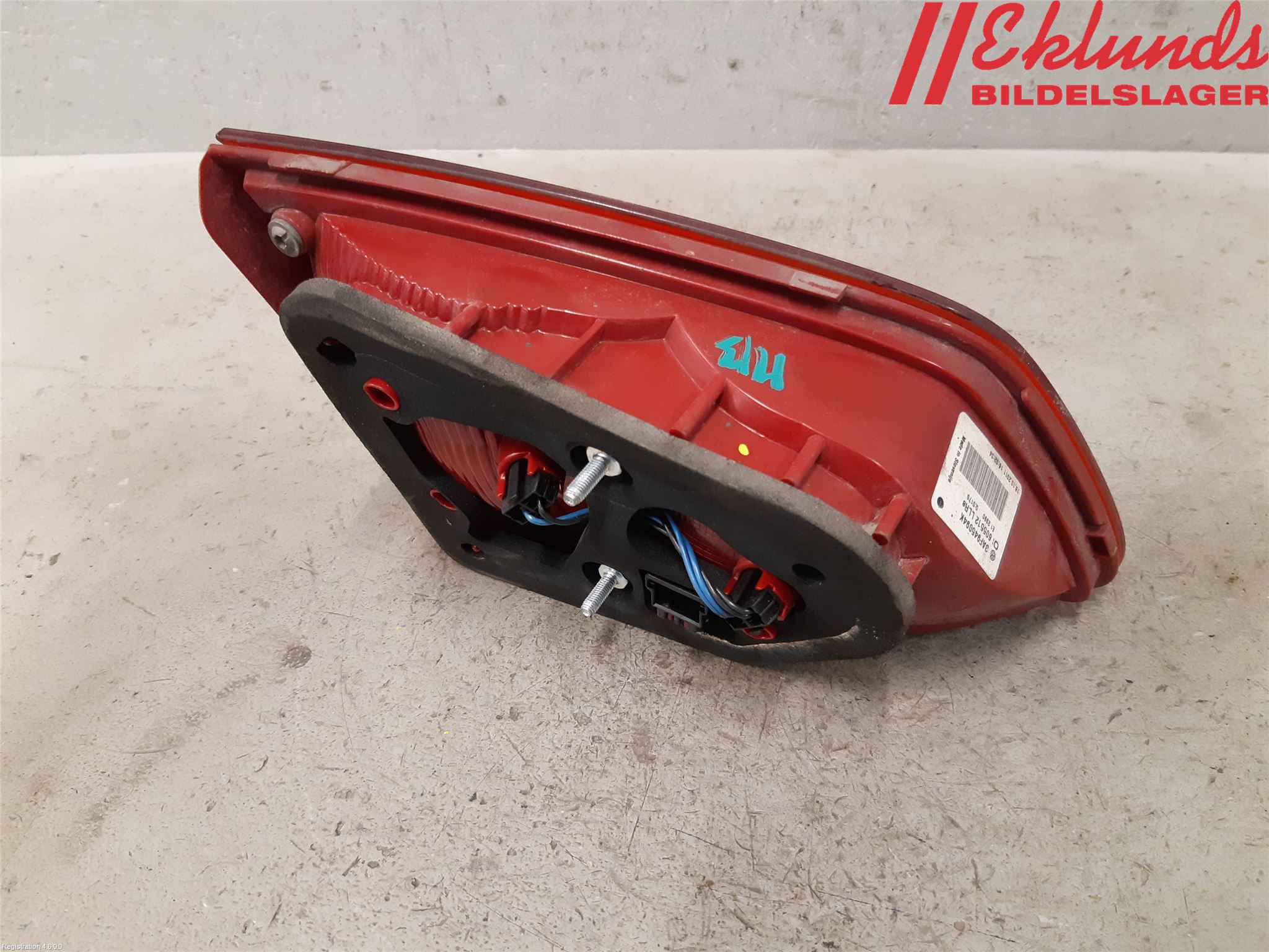 Volkswagen VW PASSAT 11-14 Bakljus Lucka Hö