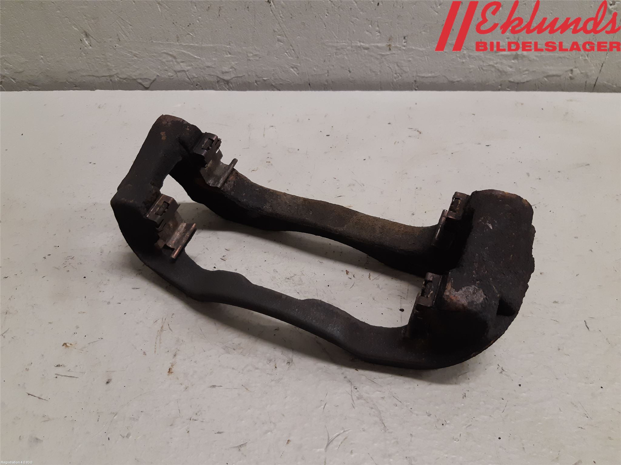 Opel MOVANO B 10-22 Bromsokshållare