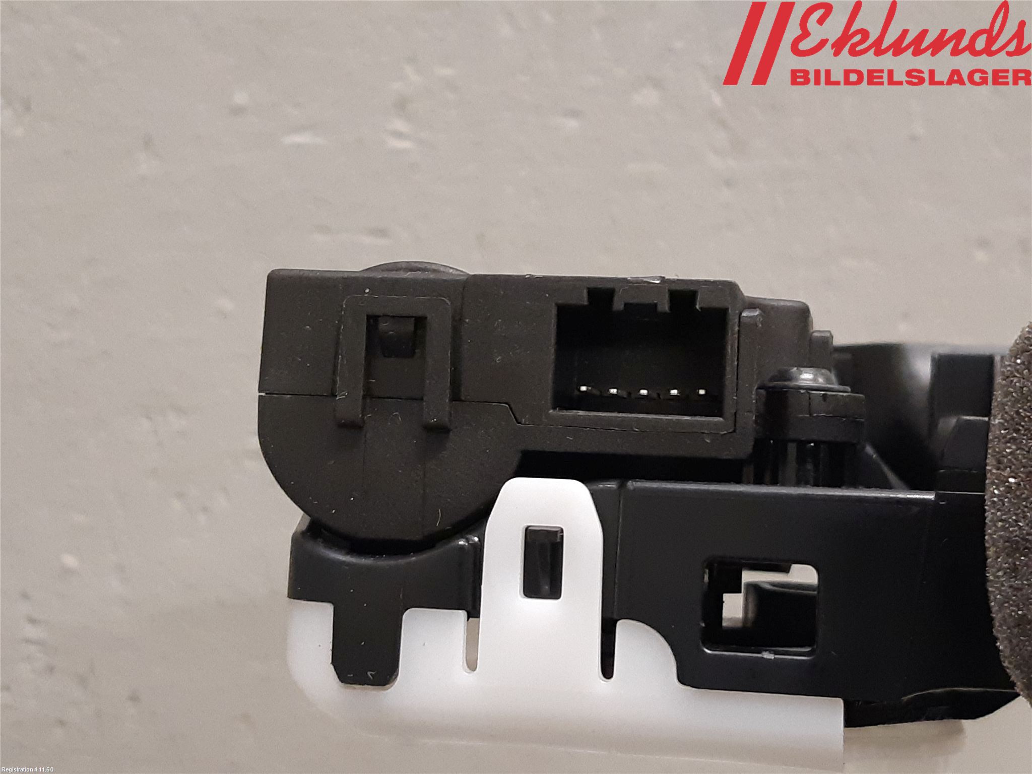 Tesla MODEL Y 21- Defrosterkanal-Munstycke