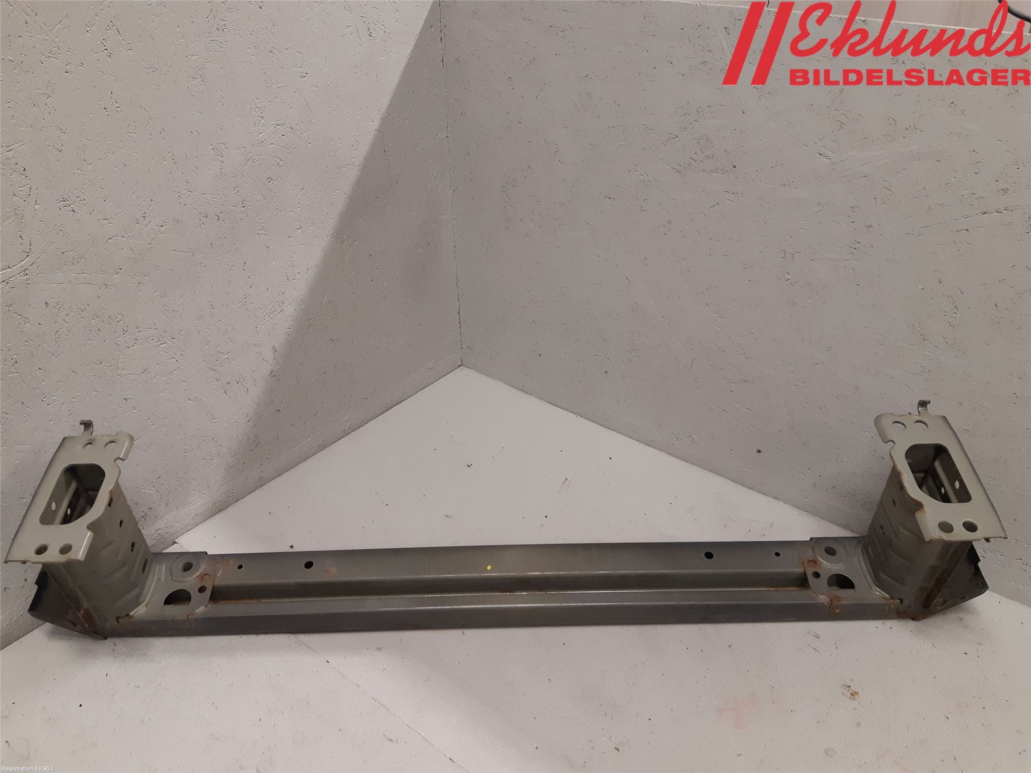 Toyota AVENSIS 09-15 Stötfångarbalk Fram