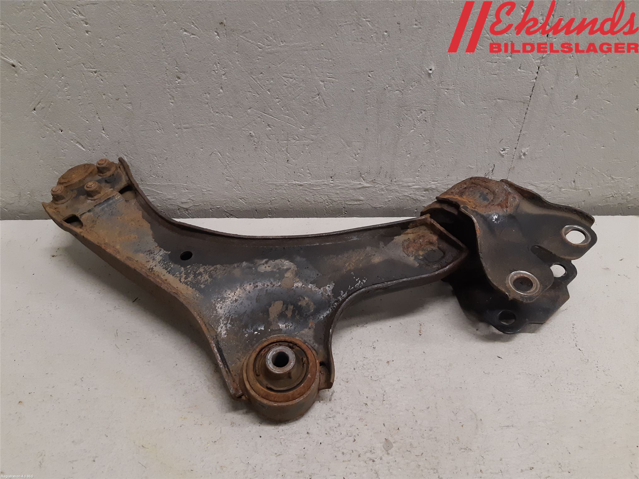 Volvo V70 08-13 Bärarm Fram Undre Vä