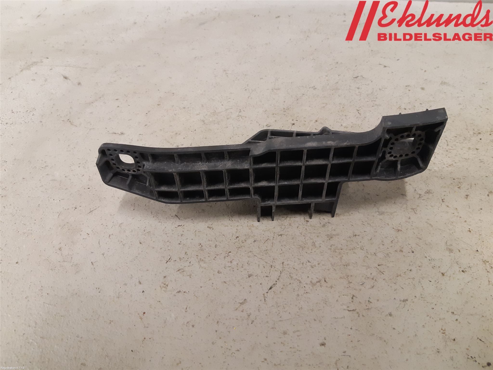 BMW X3 G01 18- Kylarfäste-Ram-Balk