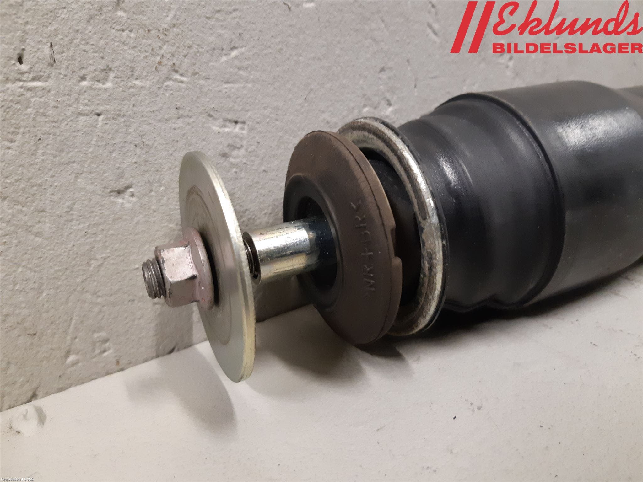 Toyota YARIS XP21 20- Stötdämpare Bak