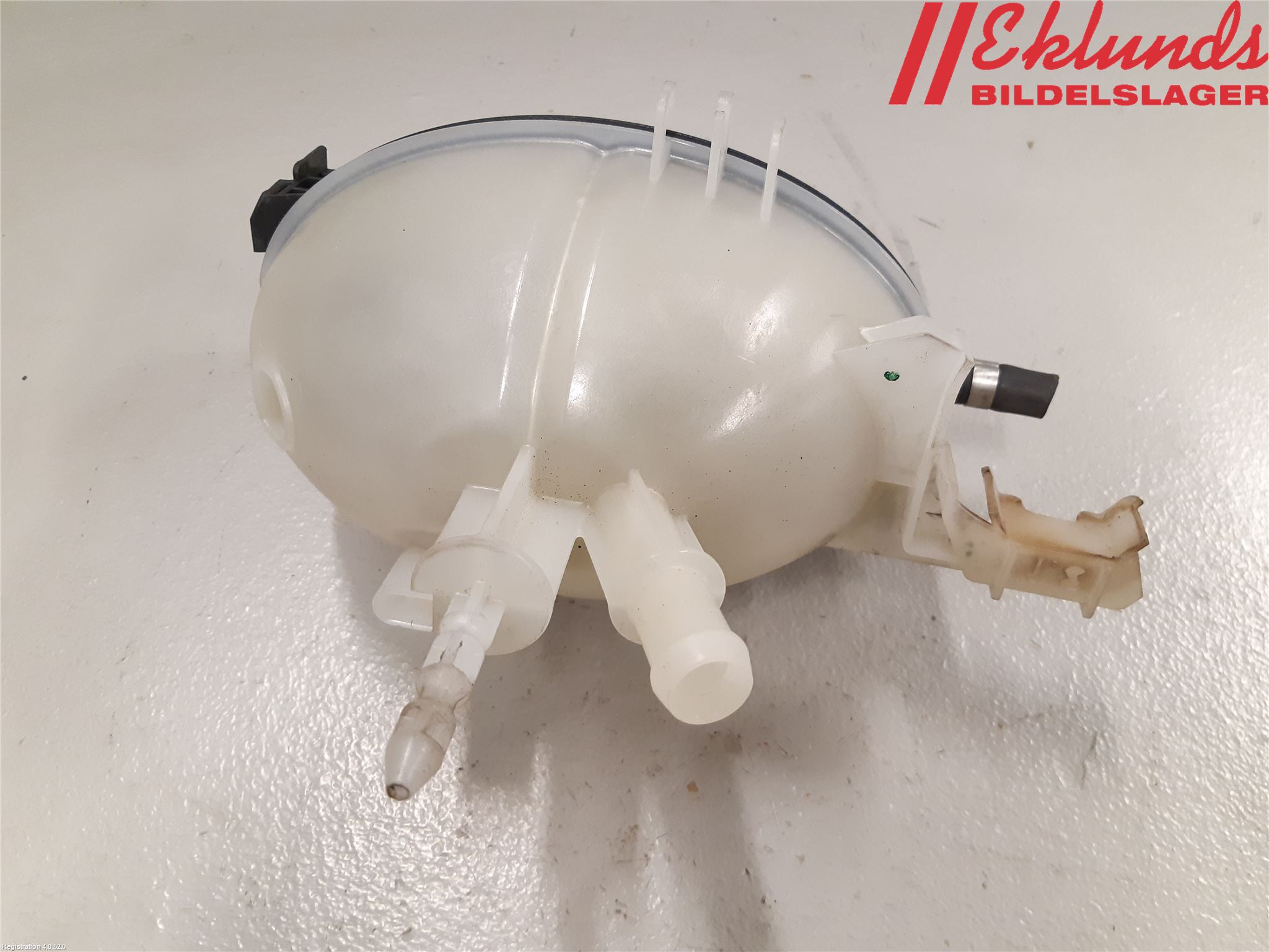 Mercedes-Benz MB E-KLASS (W212) 09-16 Expansionstank