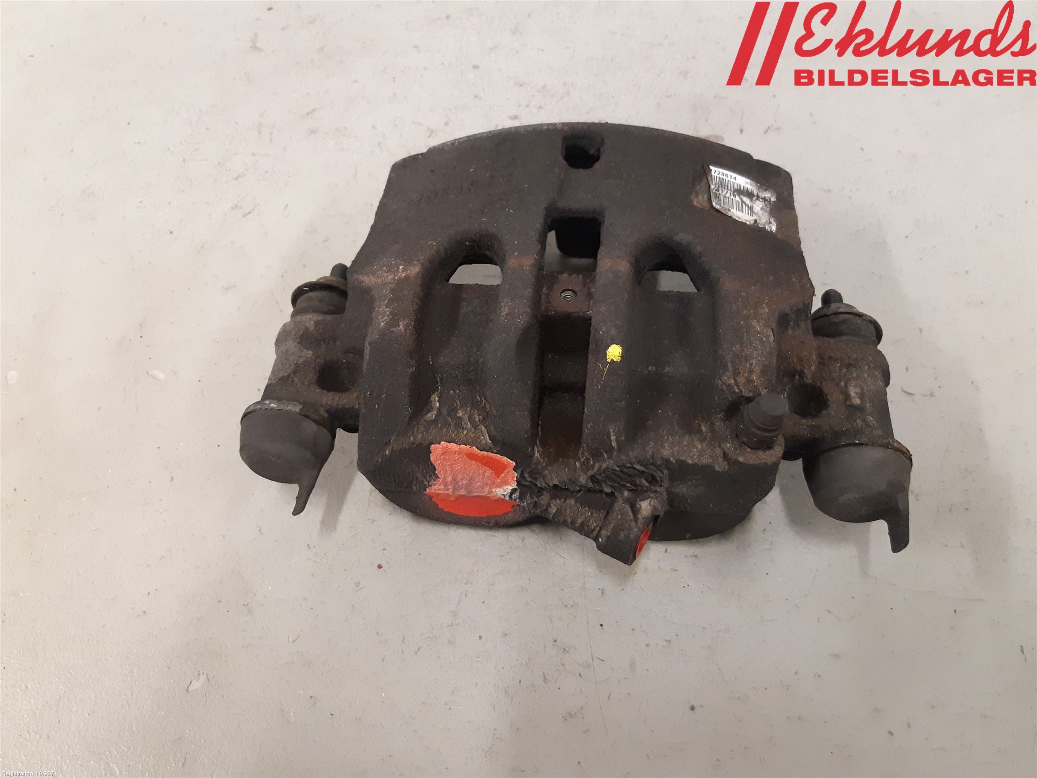 Iveco DAILY 14->> Bromsok Fram Vänster