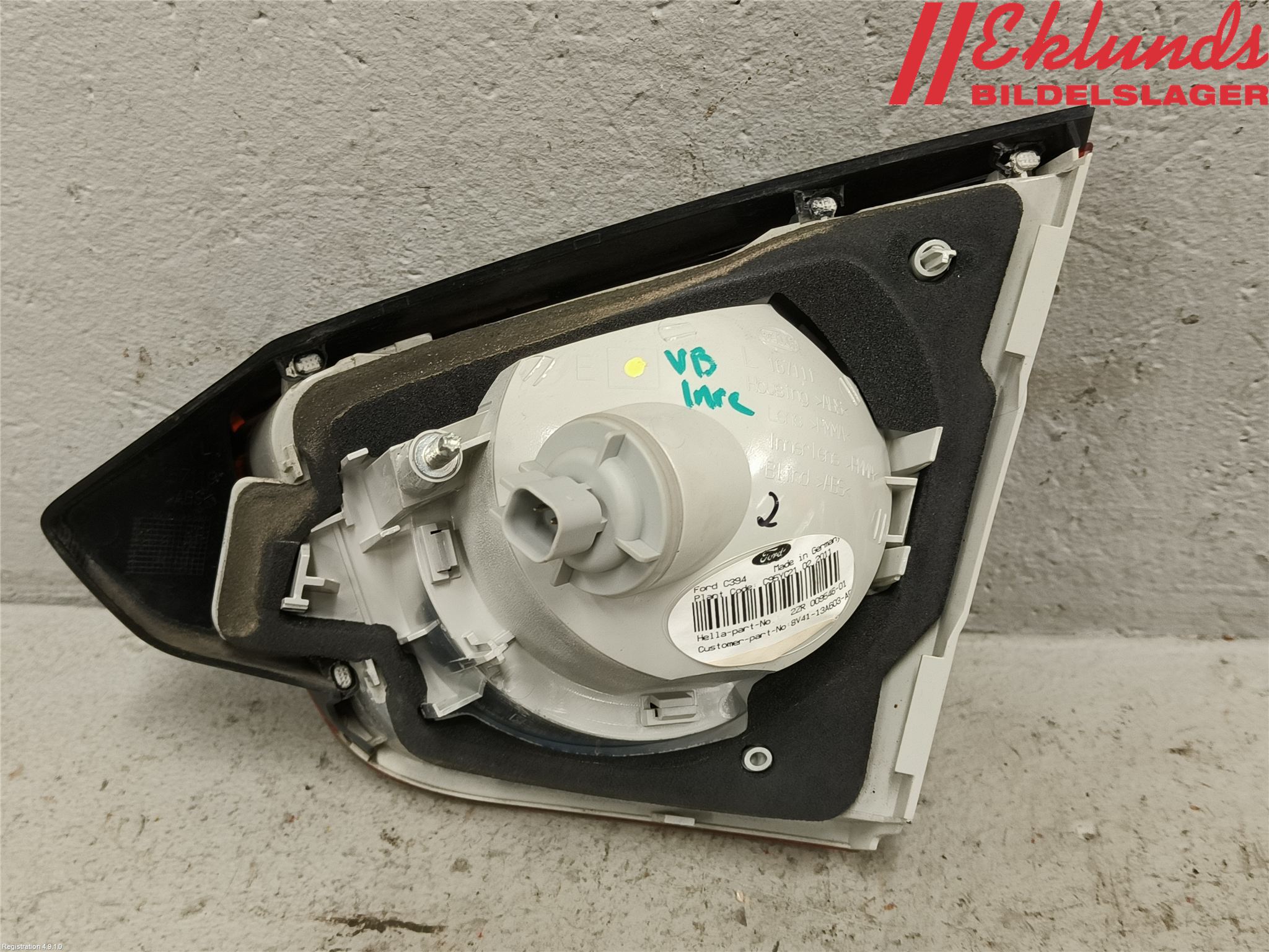 Ford KUGA 08-12 Bakljus Lucka Vä