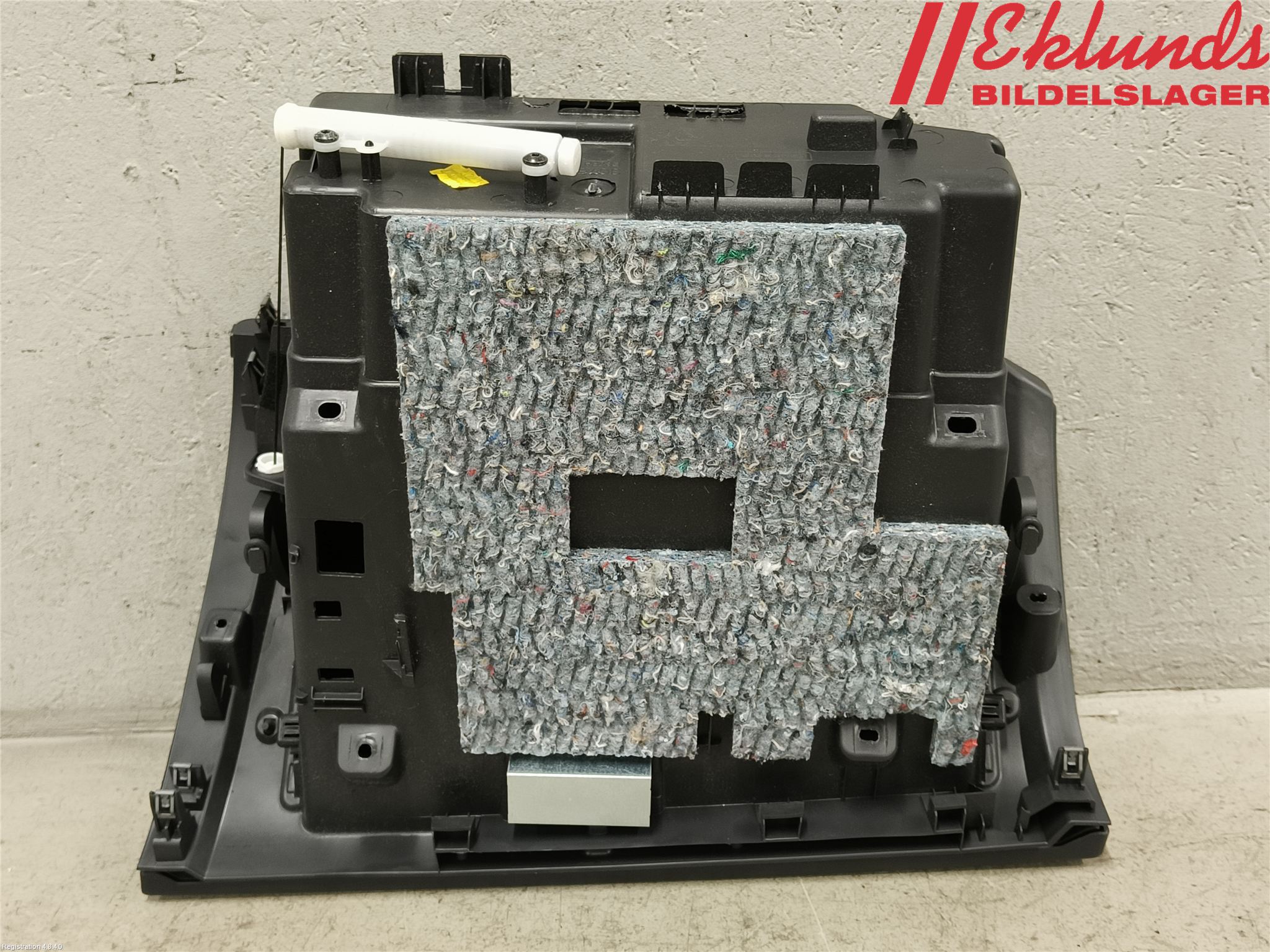 Volvo V60 14-18 Handskfack