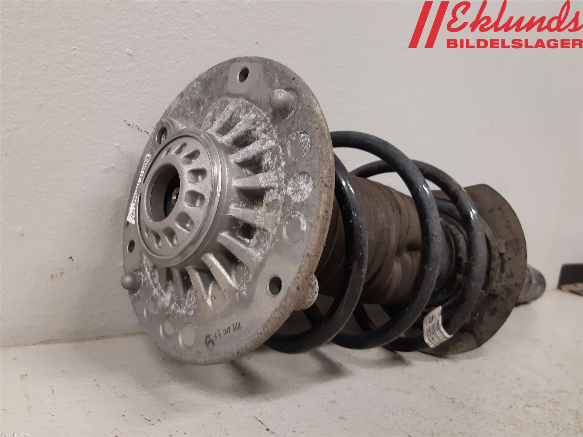BMW 3 F30/F31/F80 12-19 Fjäderben Fram Vänster
