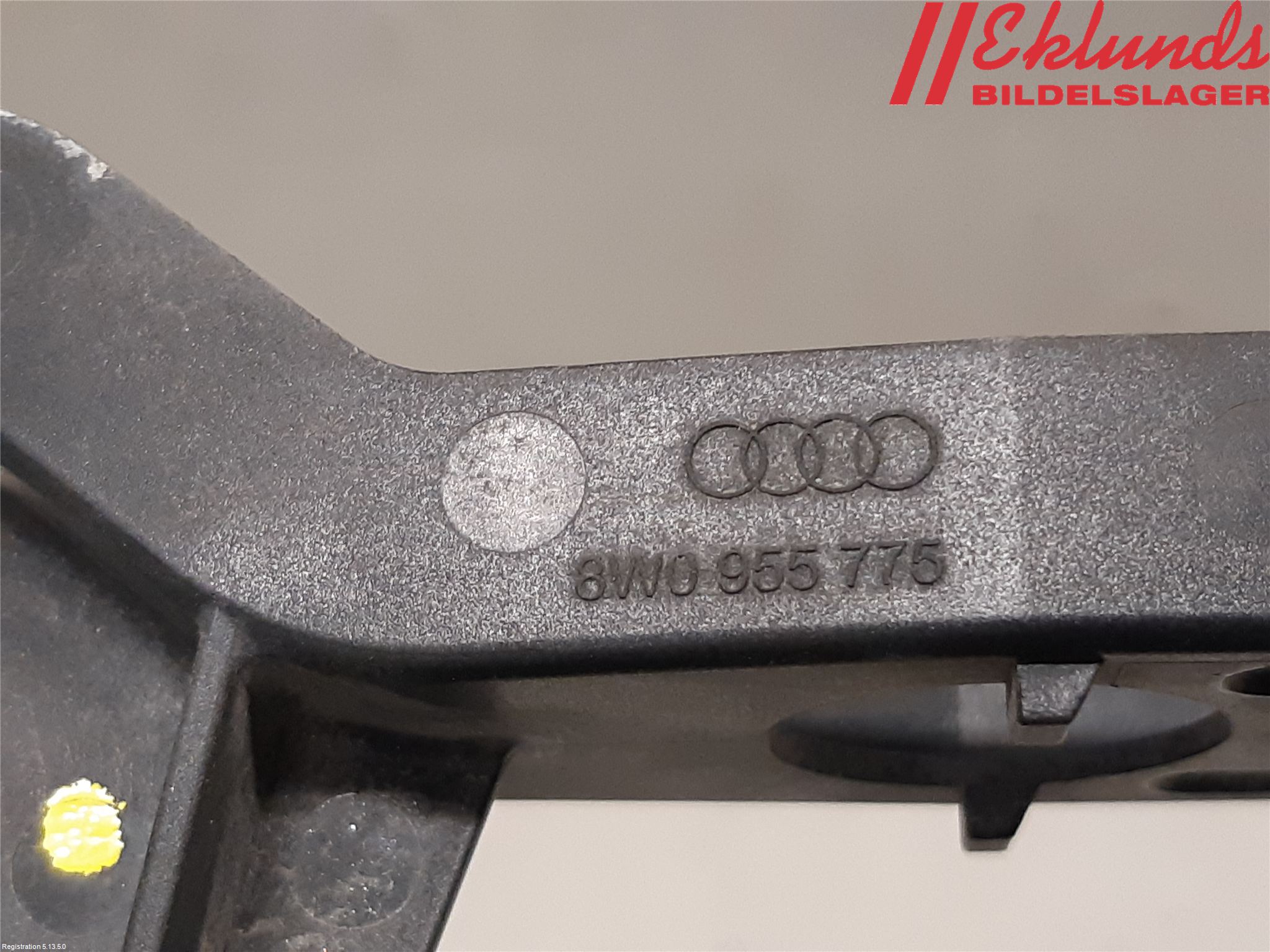 Audi A4/S4 B9 16-19 Spolarmunstycke Strålkastare