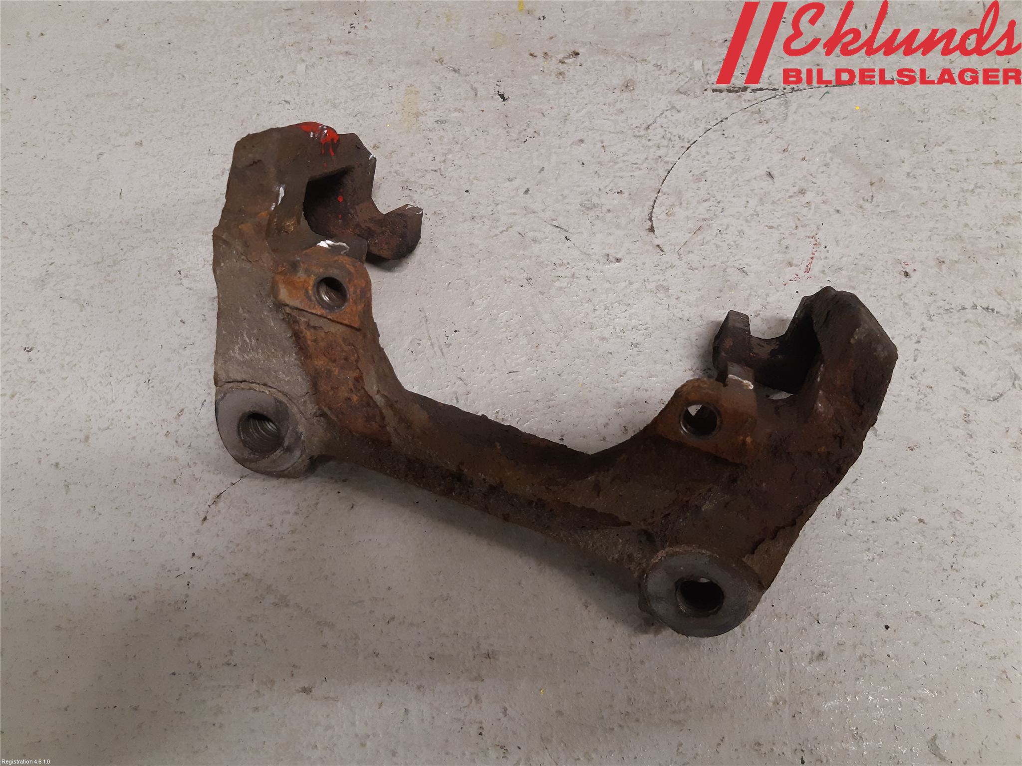 Audi A6/S6     05-11 Bromsokshållare