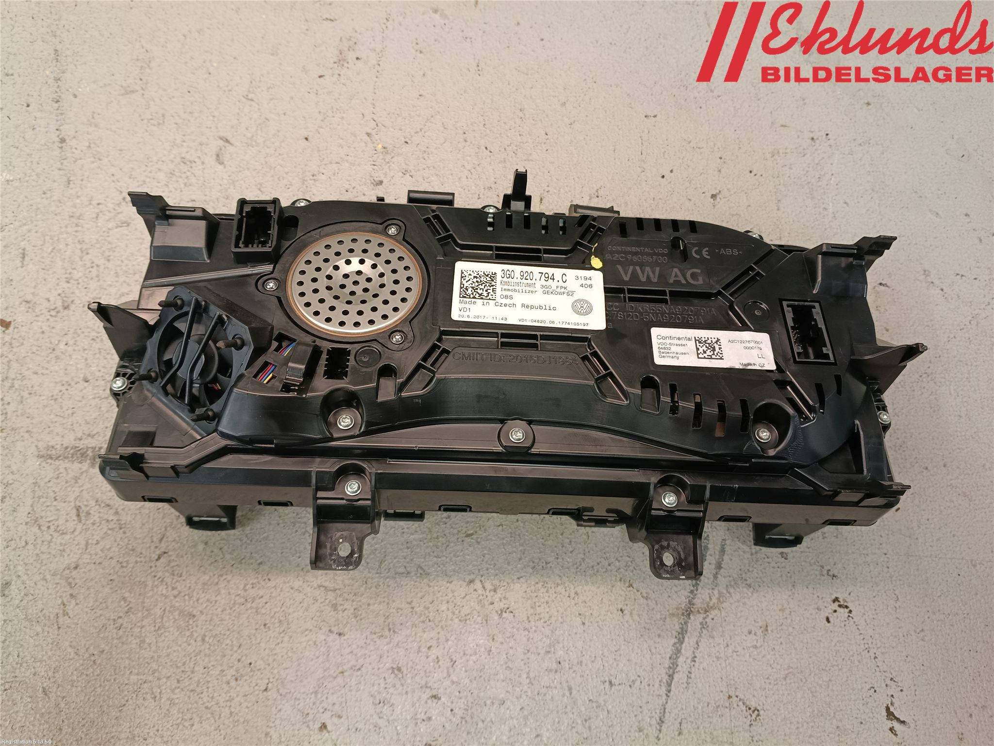Volkswagen VW PASSAT 15-19 Instrument Komb