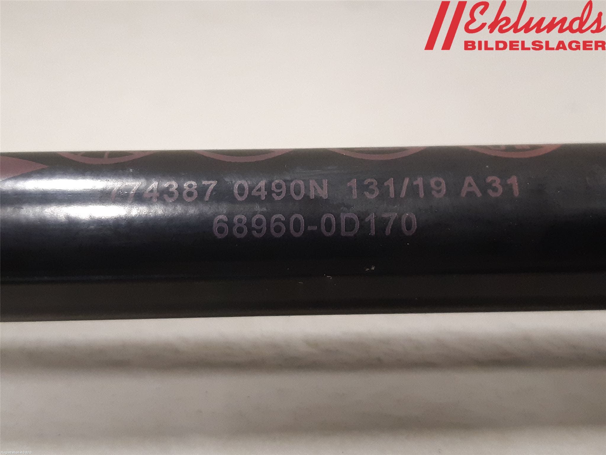 Toyota YARIS XP130 15-20 Gasfjäder Baklucka