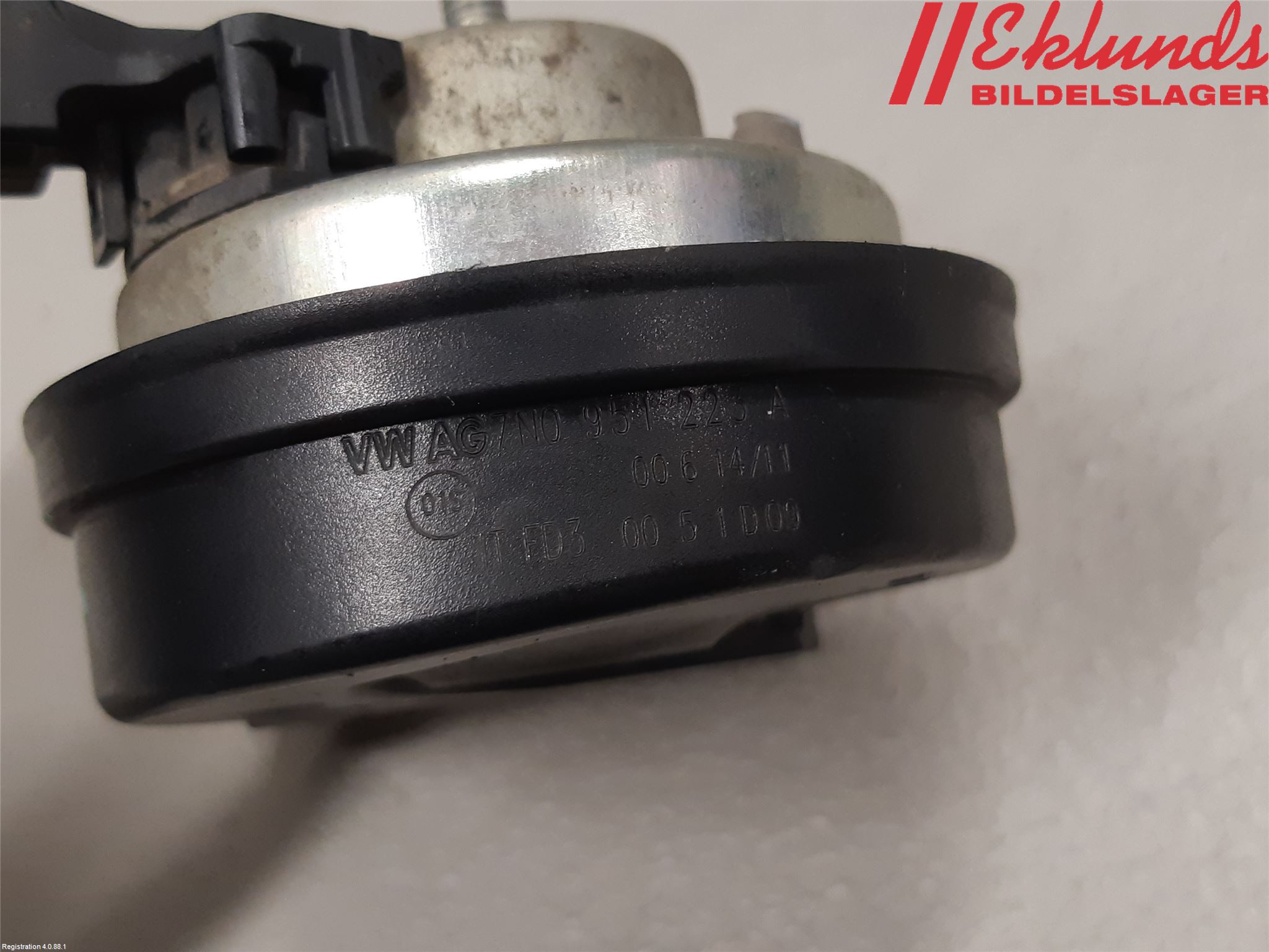 Volkswagen VW PASSAT 11-14 Signalhorn