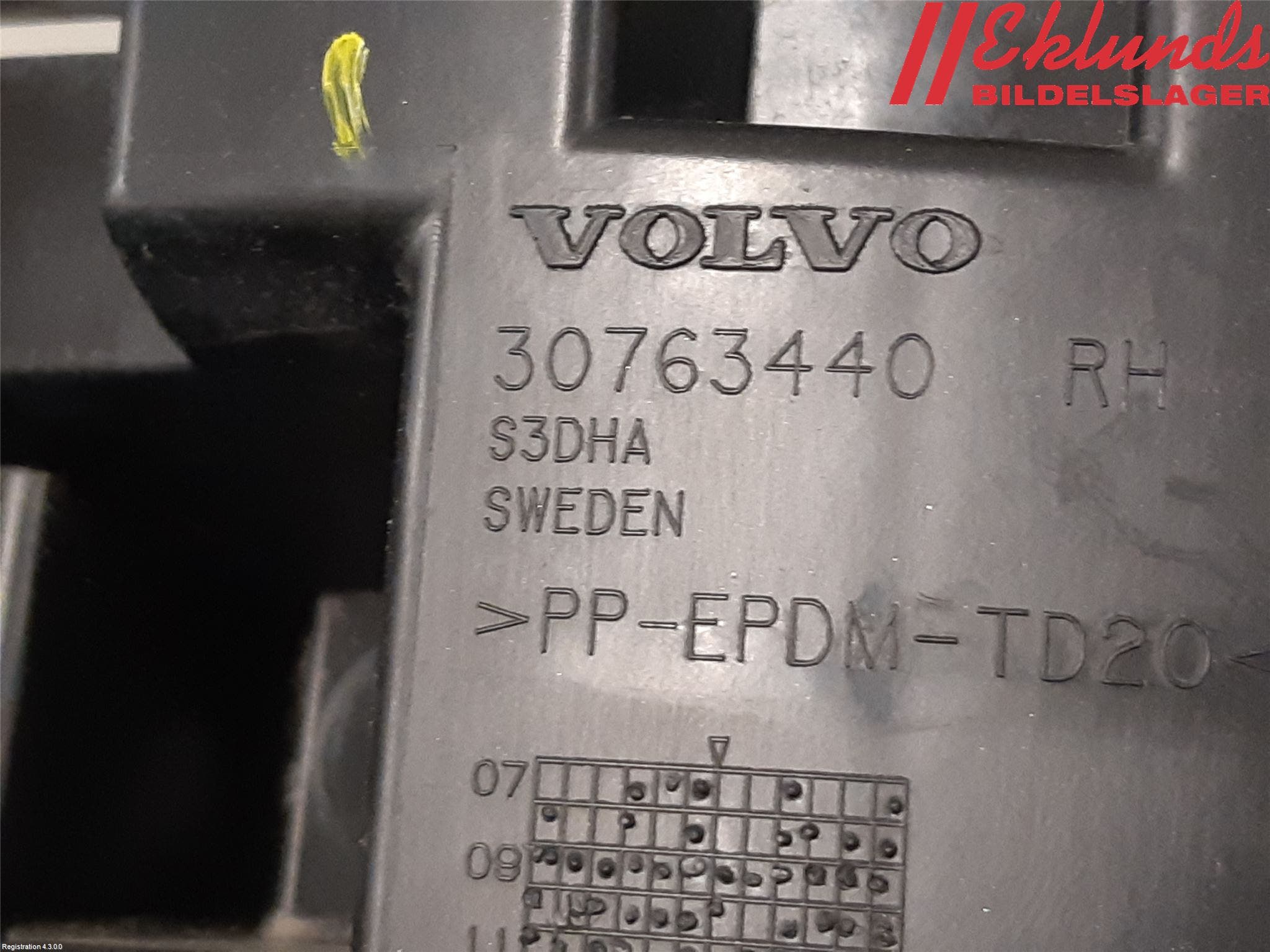 Volvo XC60 09-13 Stötfångarfäste Bak Hö