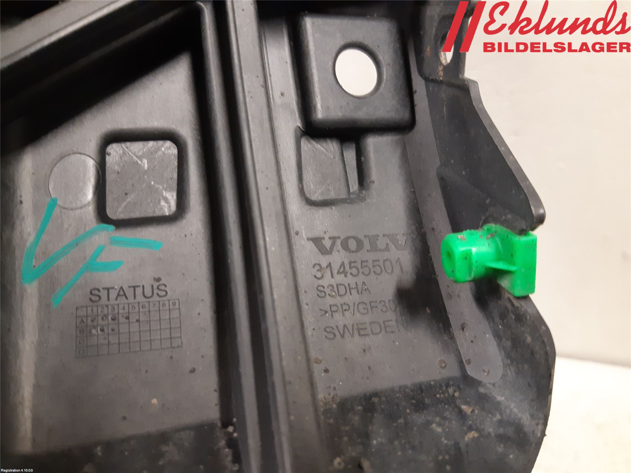 Volvo V60 19- Stötfångarfäste Bak Vä