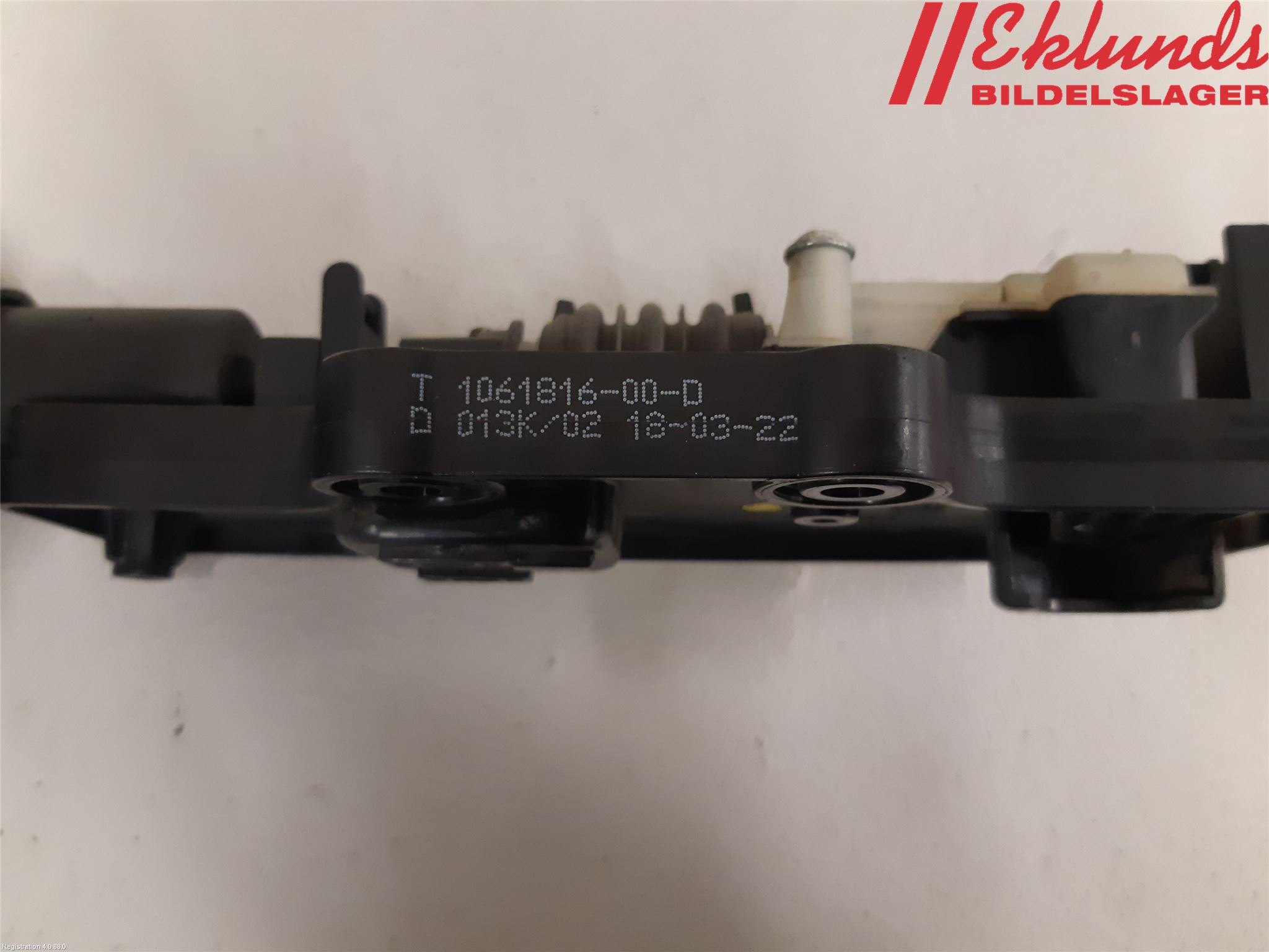 Tesla MODEL S 13- Huvlås Wire-Spak