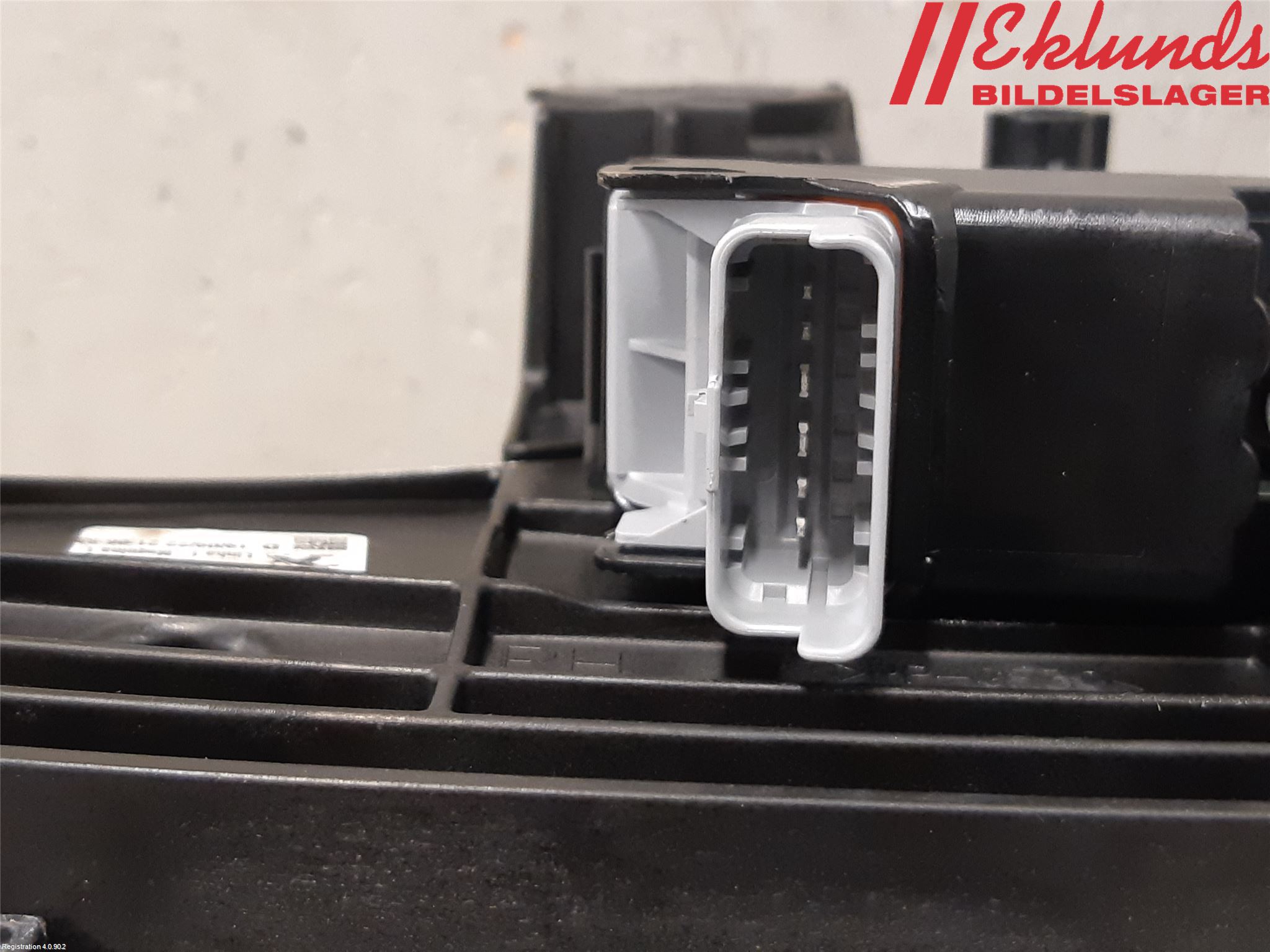 Peugeot 2008/E-2008 20- Fönsterhiss El Kompl