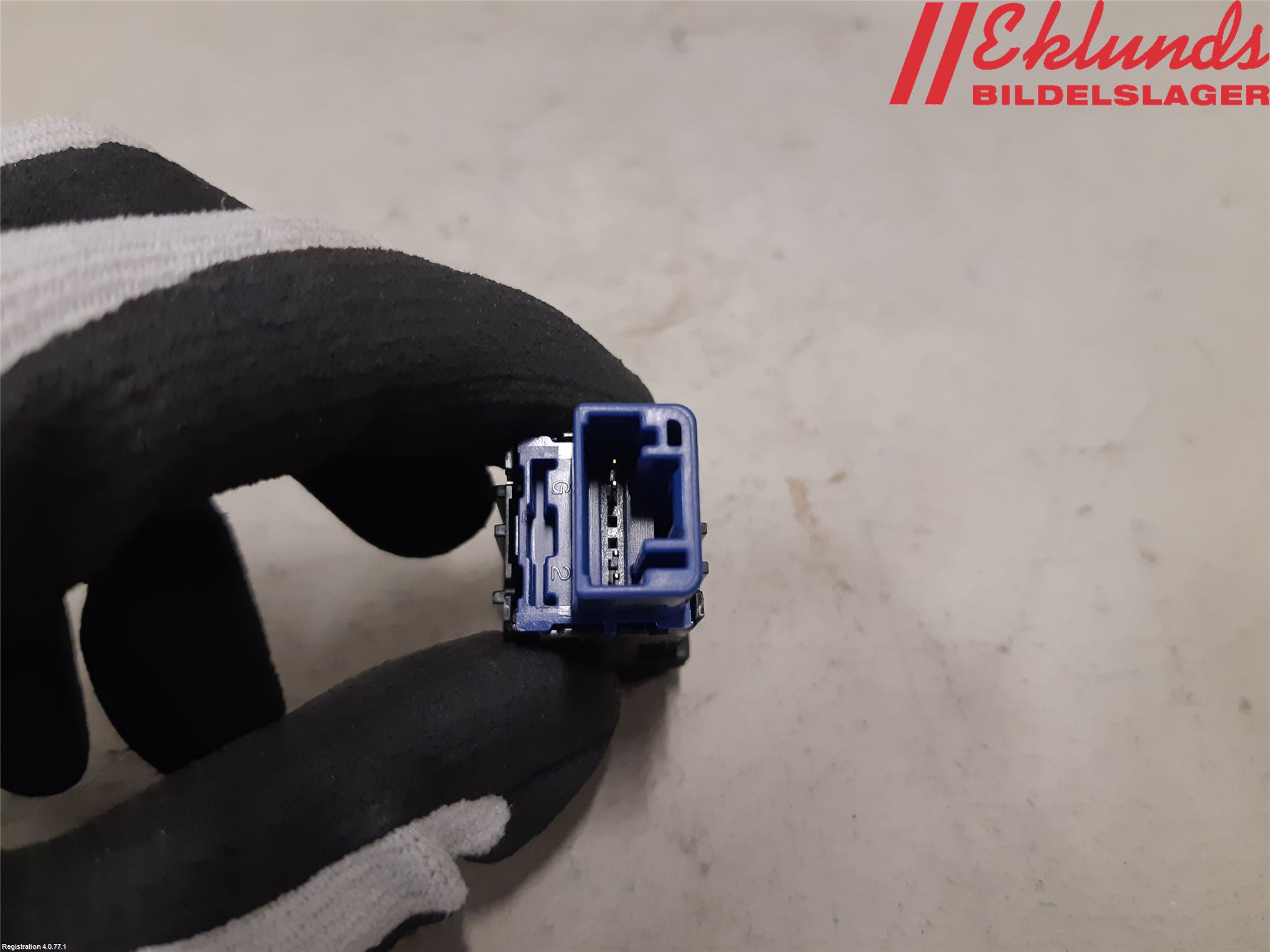 Toyota COROLLA 19- Strömställare Baklucka