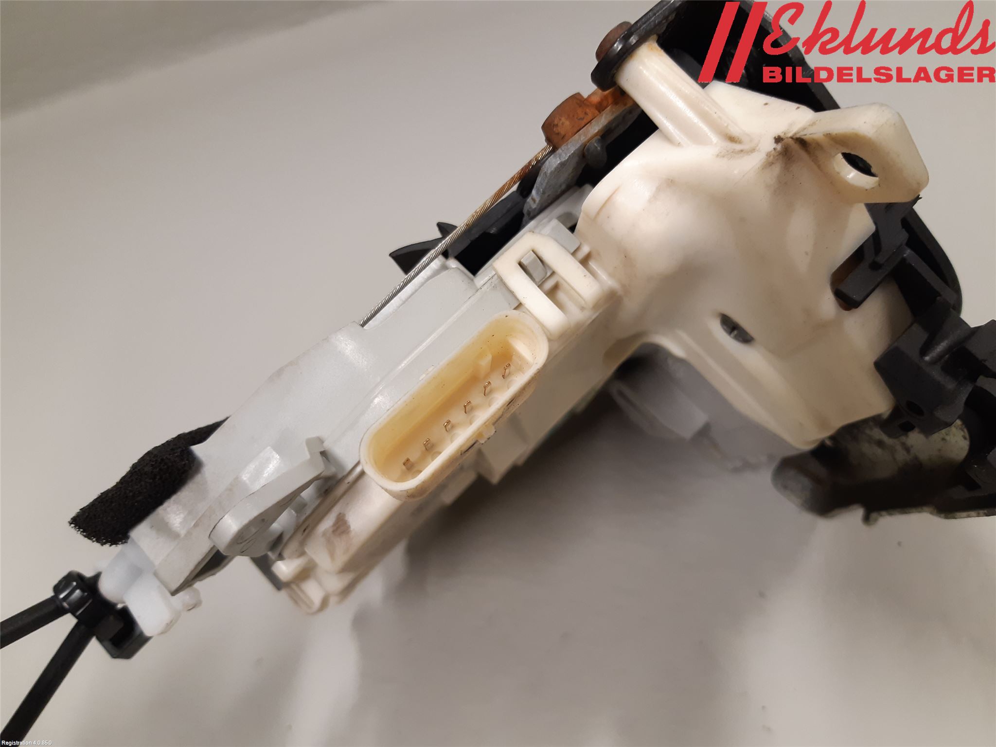 Audi A4 12-15 Låskista-Dörrlås