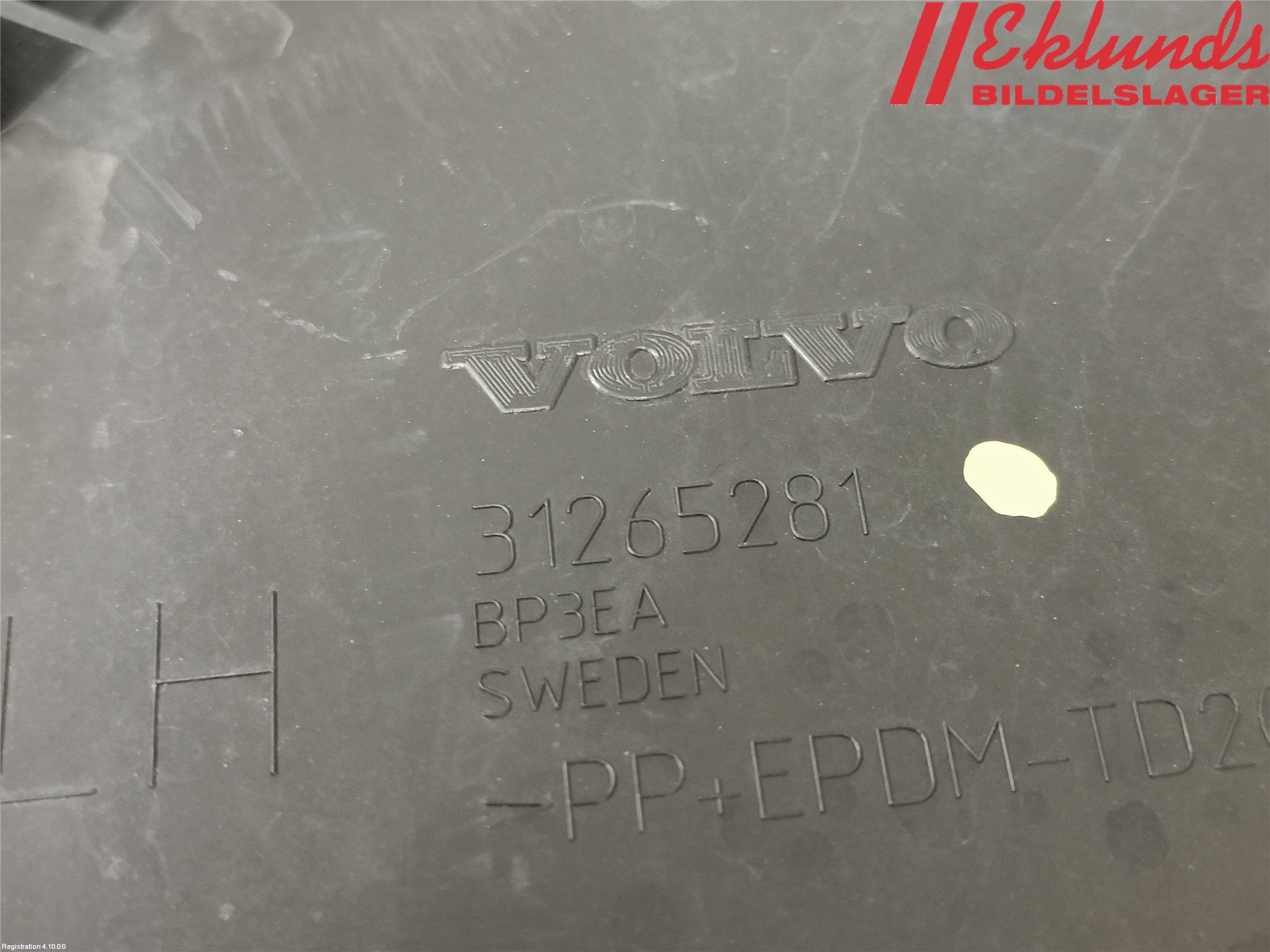 Volvo V60 11-13 Stötfångarfäste Bak Vä