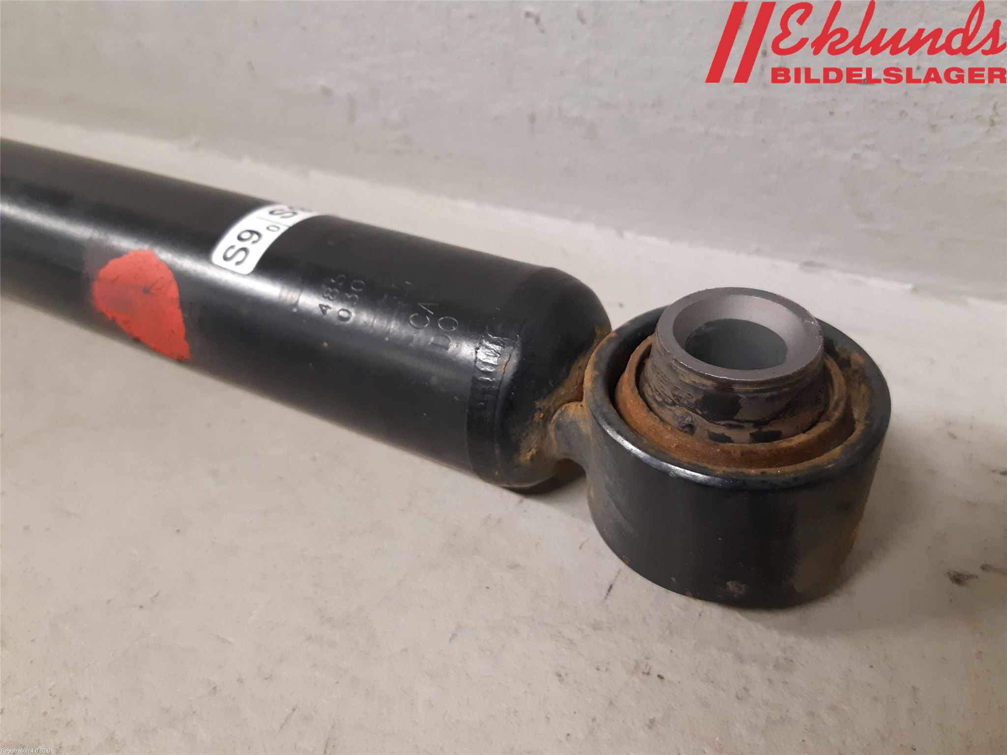 Toyota COROLLA 19- Stötdämpare Bak