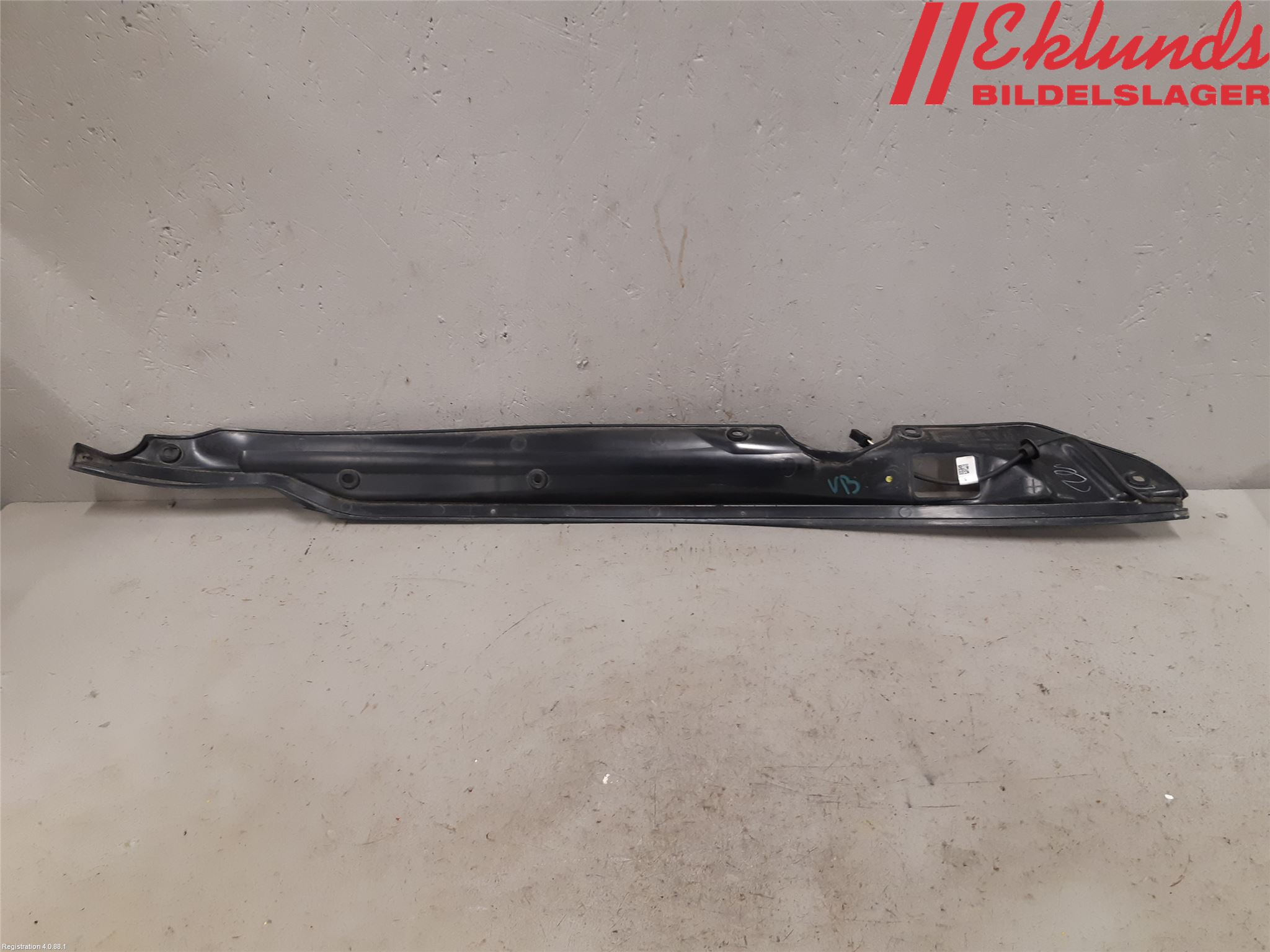 Tesla MODEL S 13- Bakluckeöppnare Automatisk