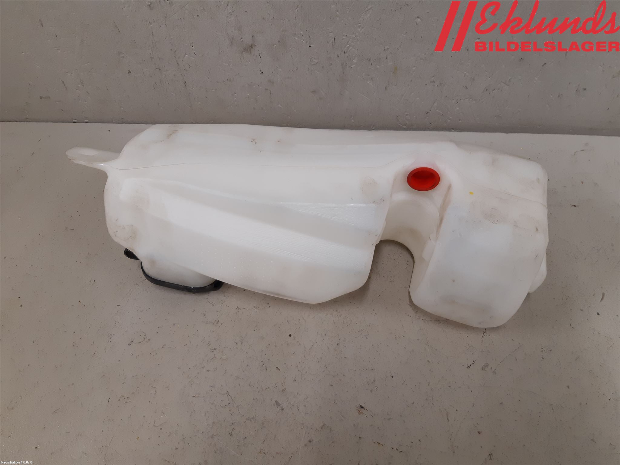 Dacia DUSTER 10-17 Spolartank Vindruta