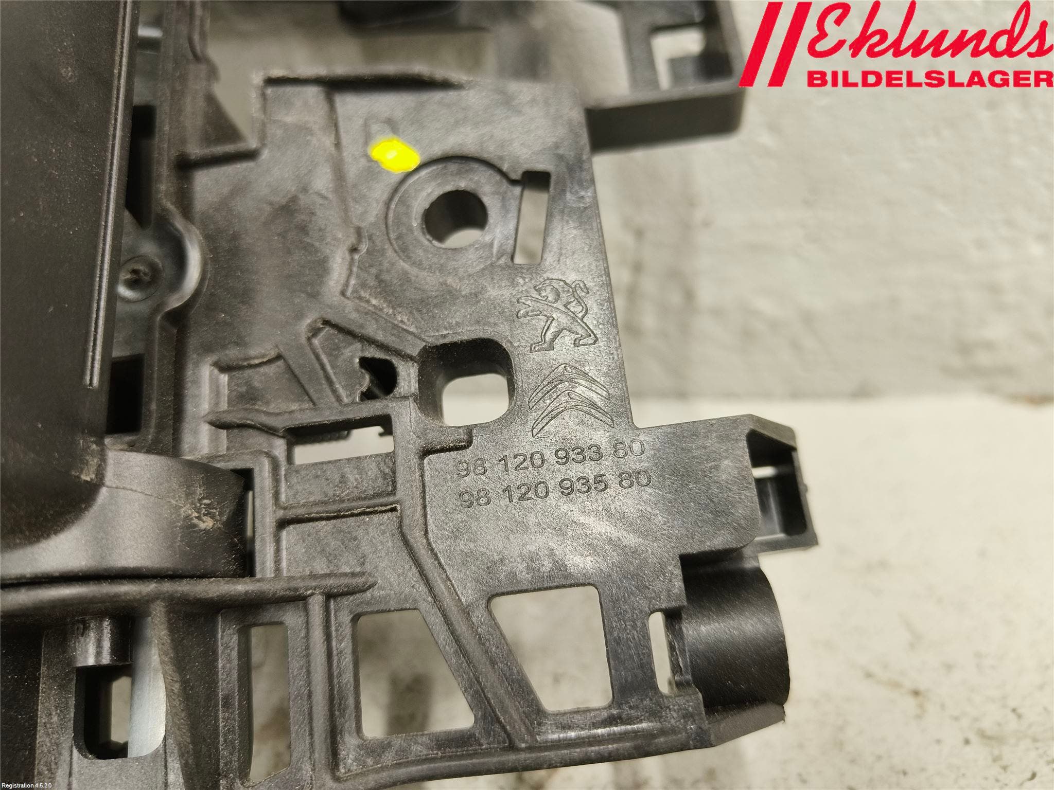 Opel VIVARO 20- Dörrhandtag Inre Hö