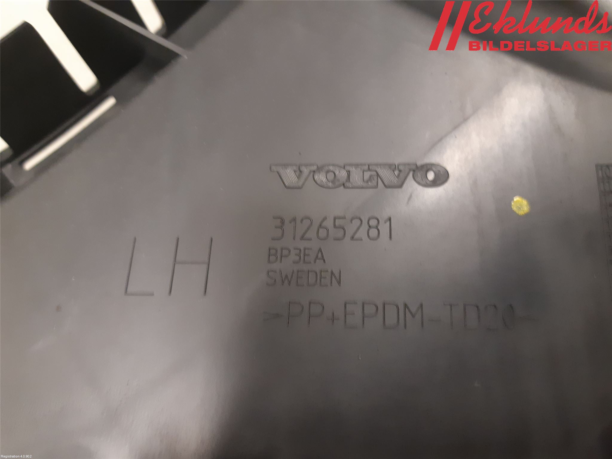 Volvo V60 11-13 Stötfångarfäste Bak Vä