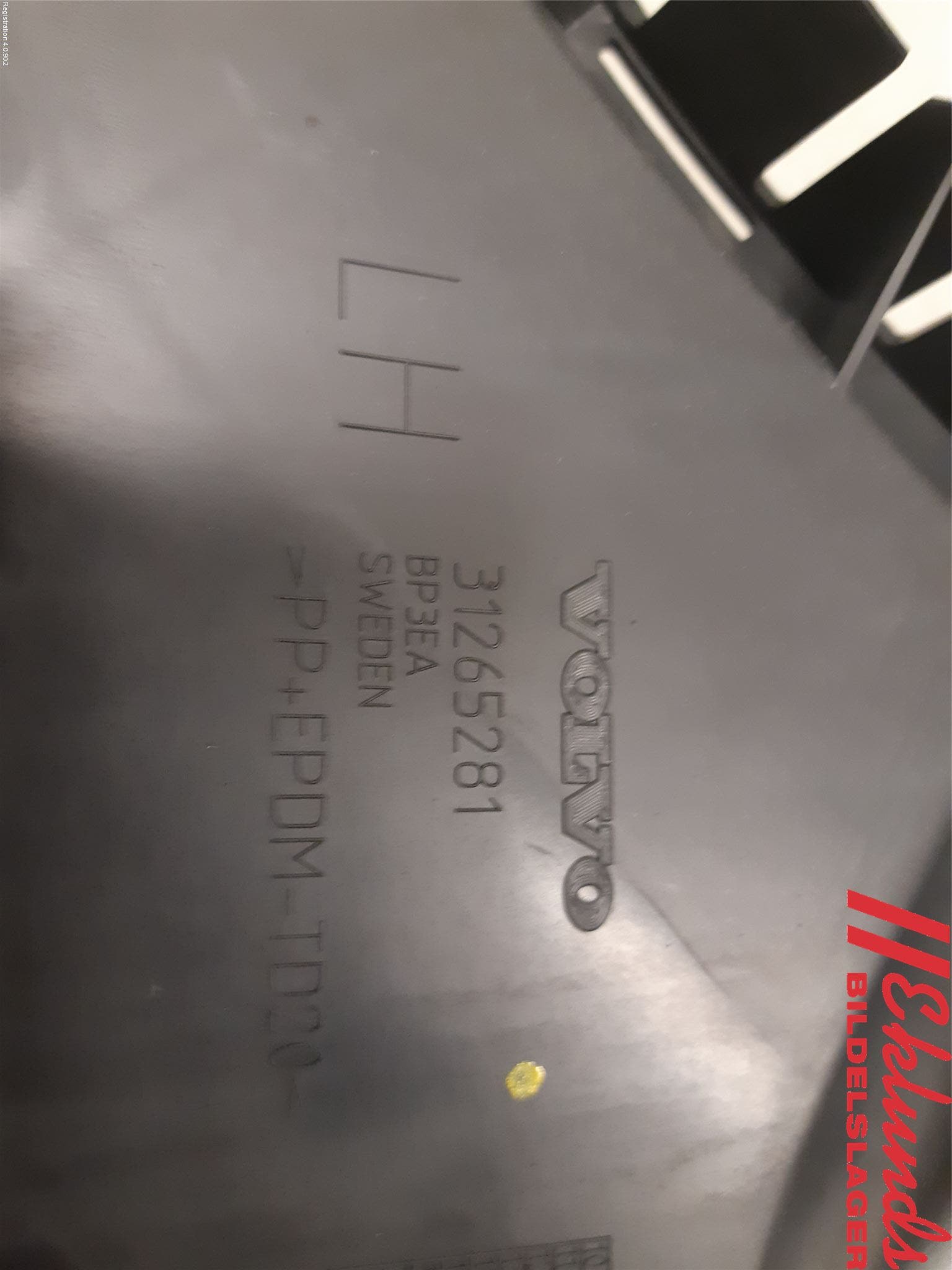 Volvo V60 11-13 Stötfångarfäste Bak Vä