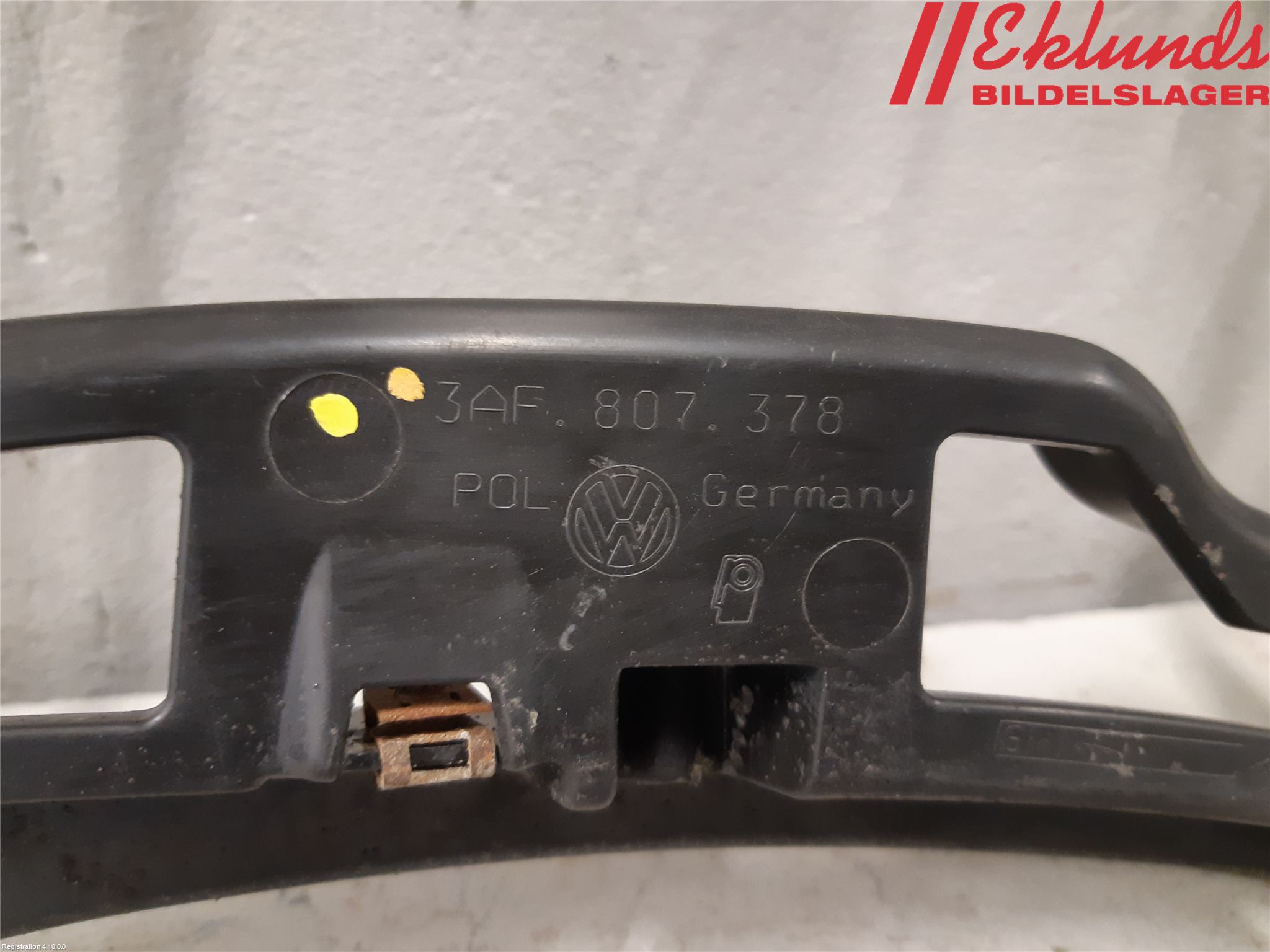 Volkswagen VW PASSAT 11-14 Stötfångarfäste Bak Hö