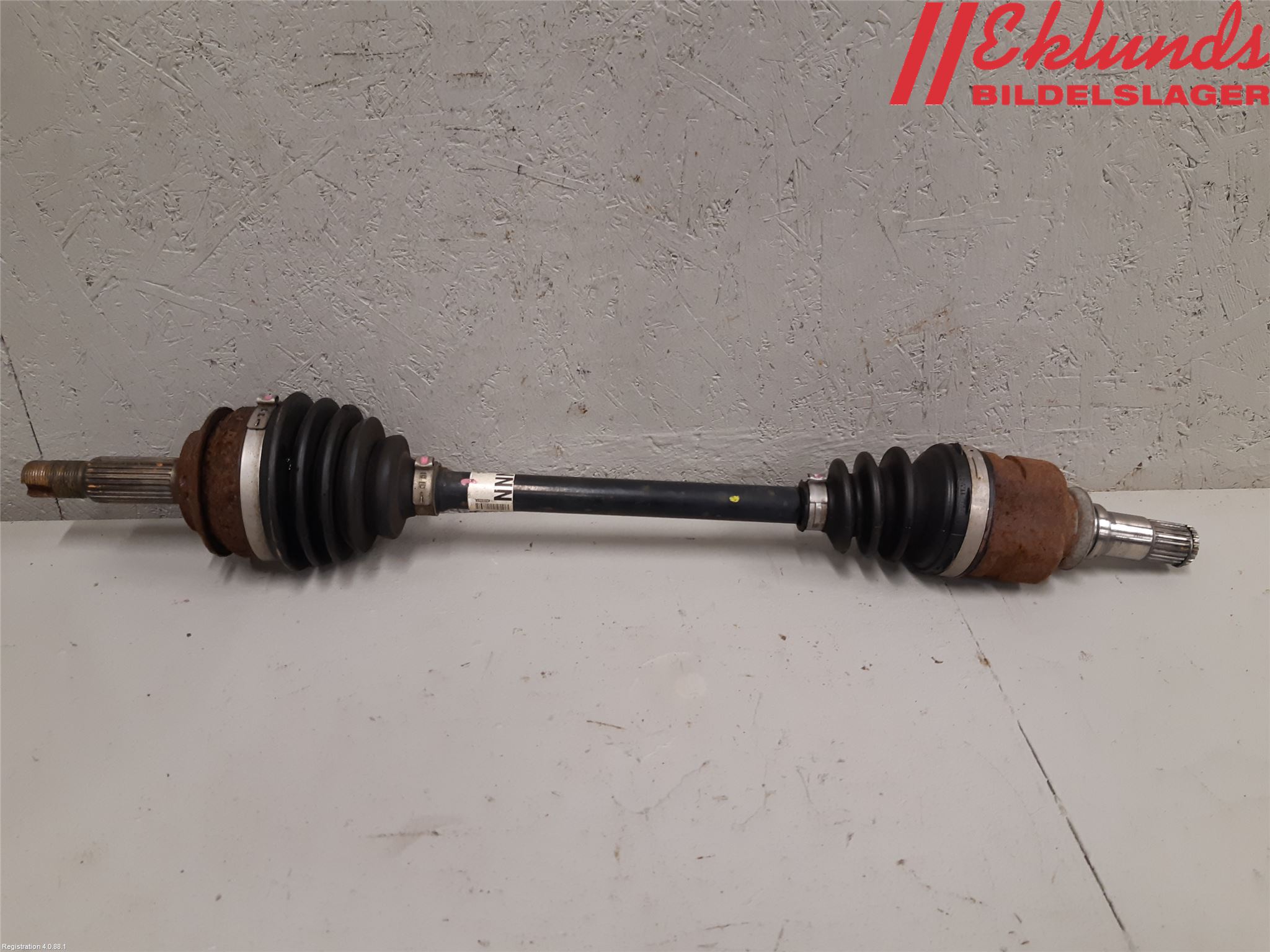 Toyota YARIS XP130 12-14 Drivaxel Fram Vänster