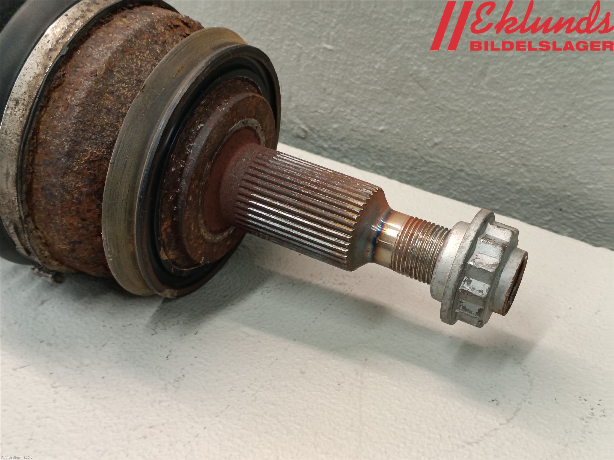 Volkswagen VW TRANSP/CARAVELLE (T5) 04-15 Drivaxel Fram Höger