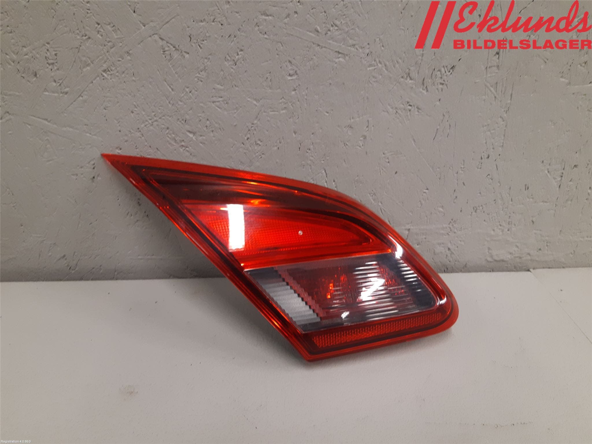 Opel CORSA E 15-19 Bakljus Lucka Vä