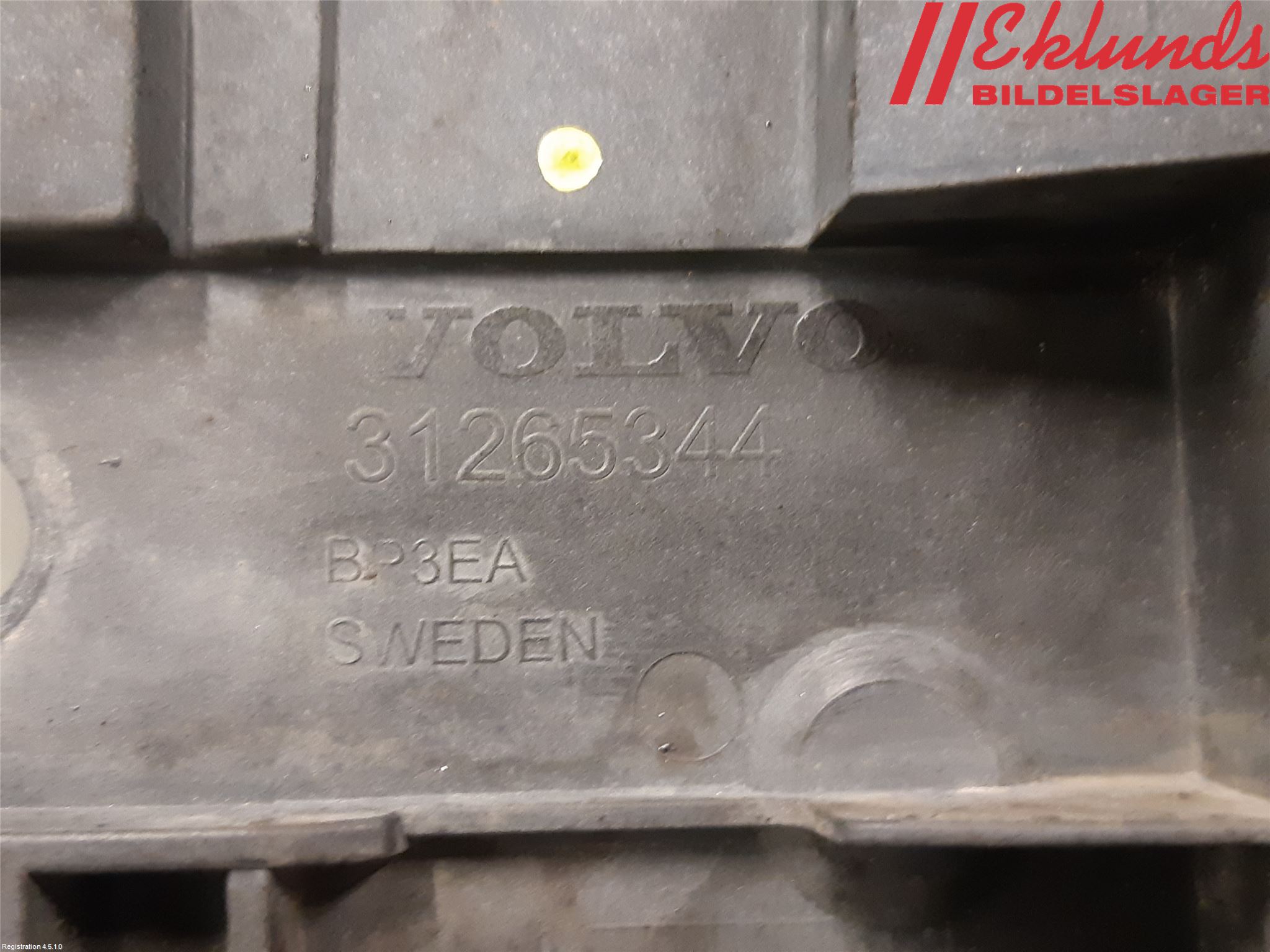 Volvo V70 08-13 Stötfångarfäste Fram Vä