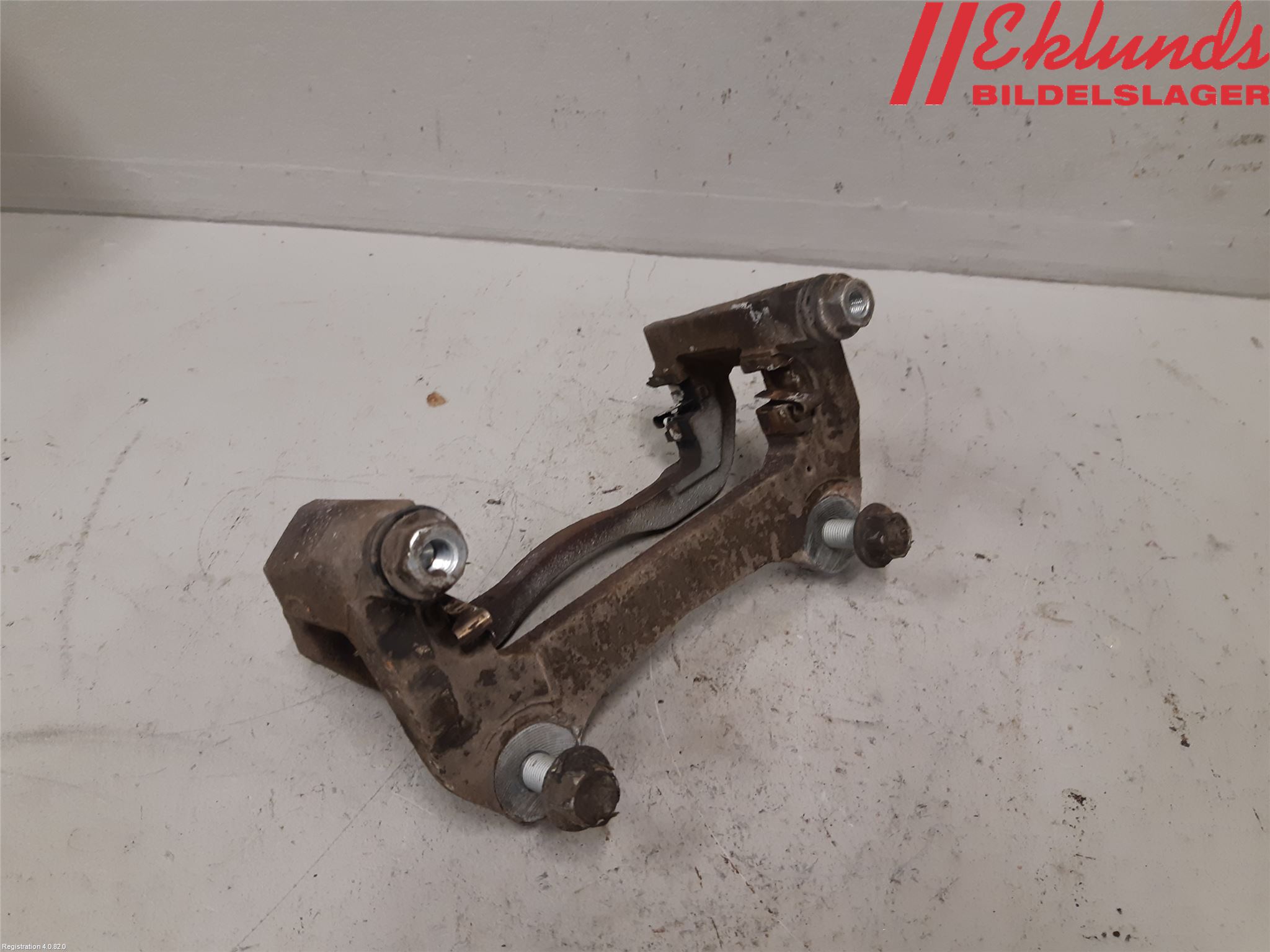 Toyota RAV4 19- Bromsokshållare