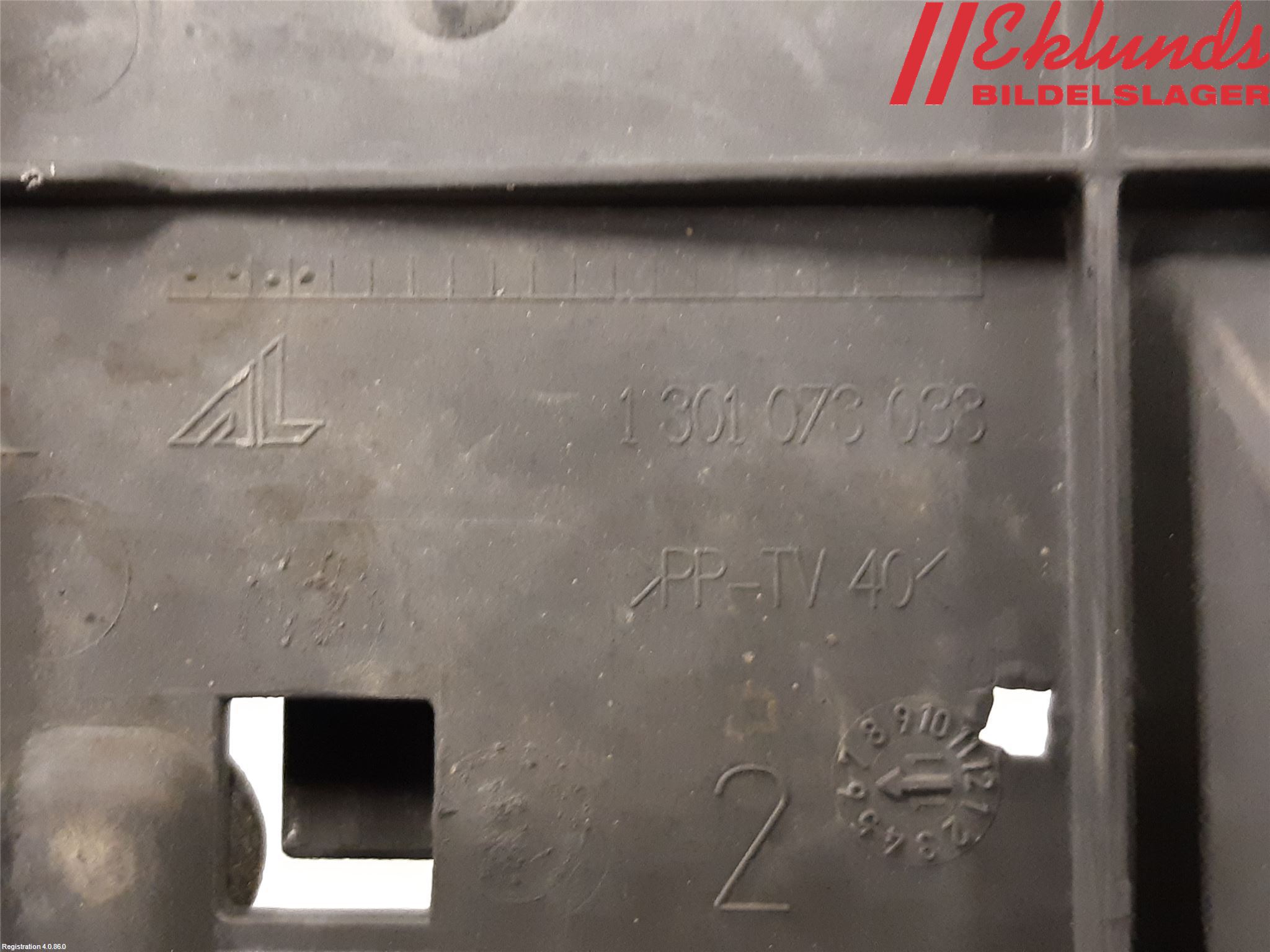 Audi A4/S4 08-11 Strålkast Fästsarg