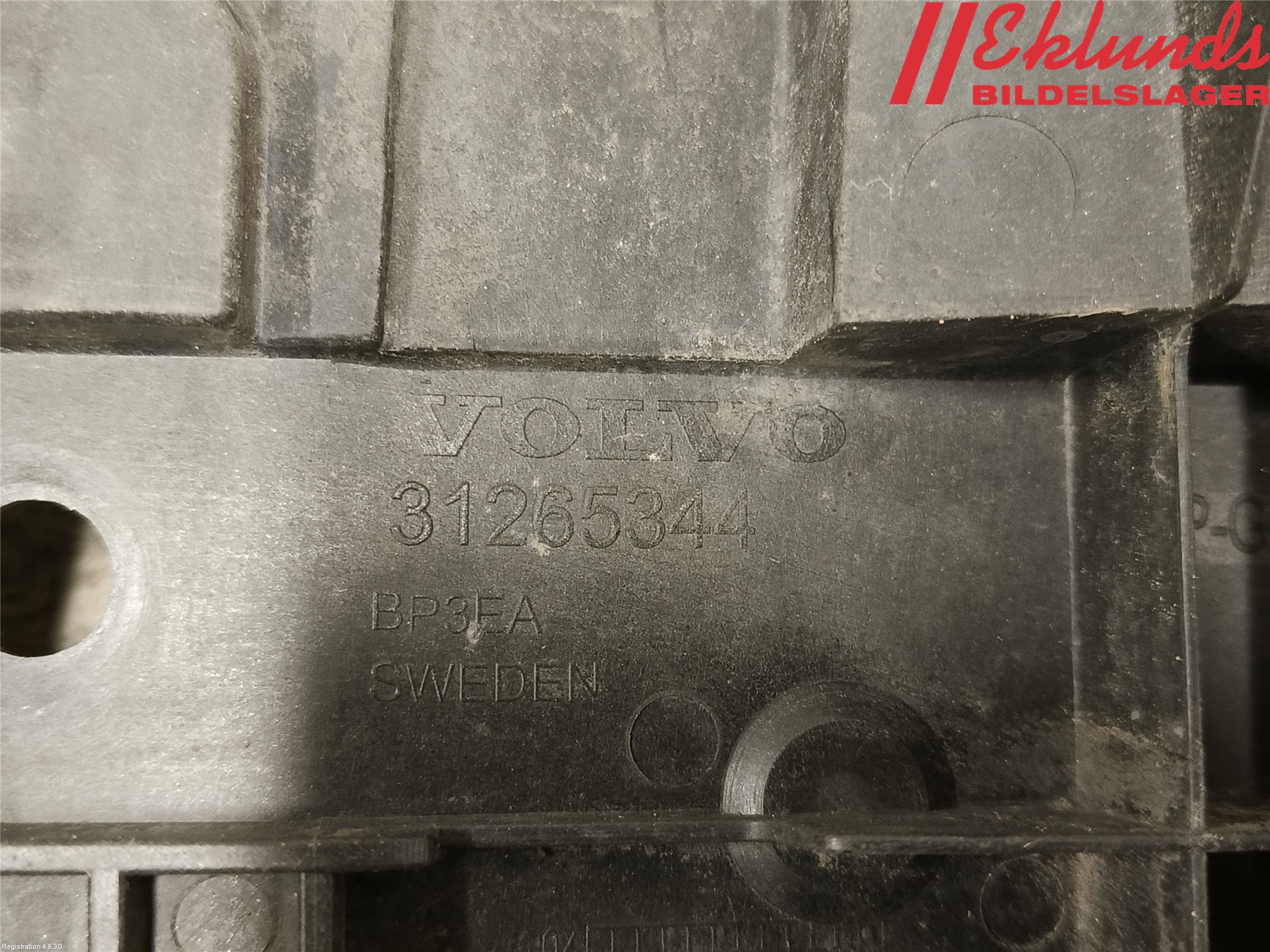 Volvo V70 08-13 Stötfångarfäste Fram Vä