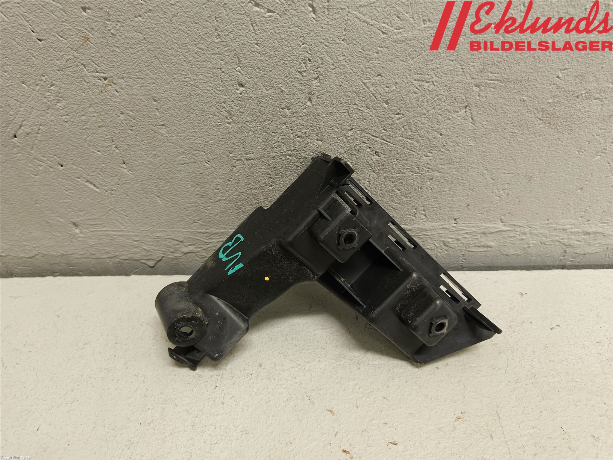 Volvo V70 08-13 Stötfångarfäste Bak Vä