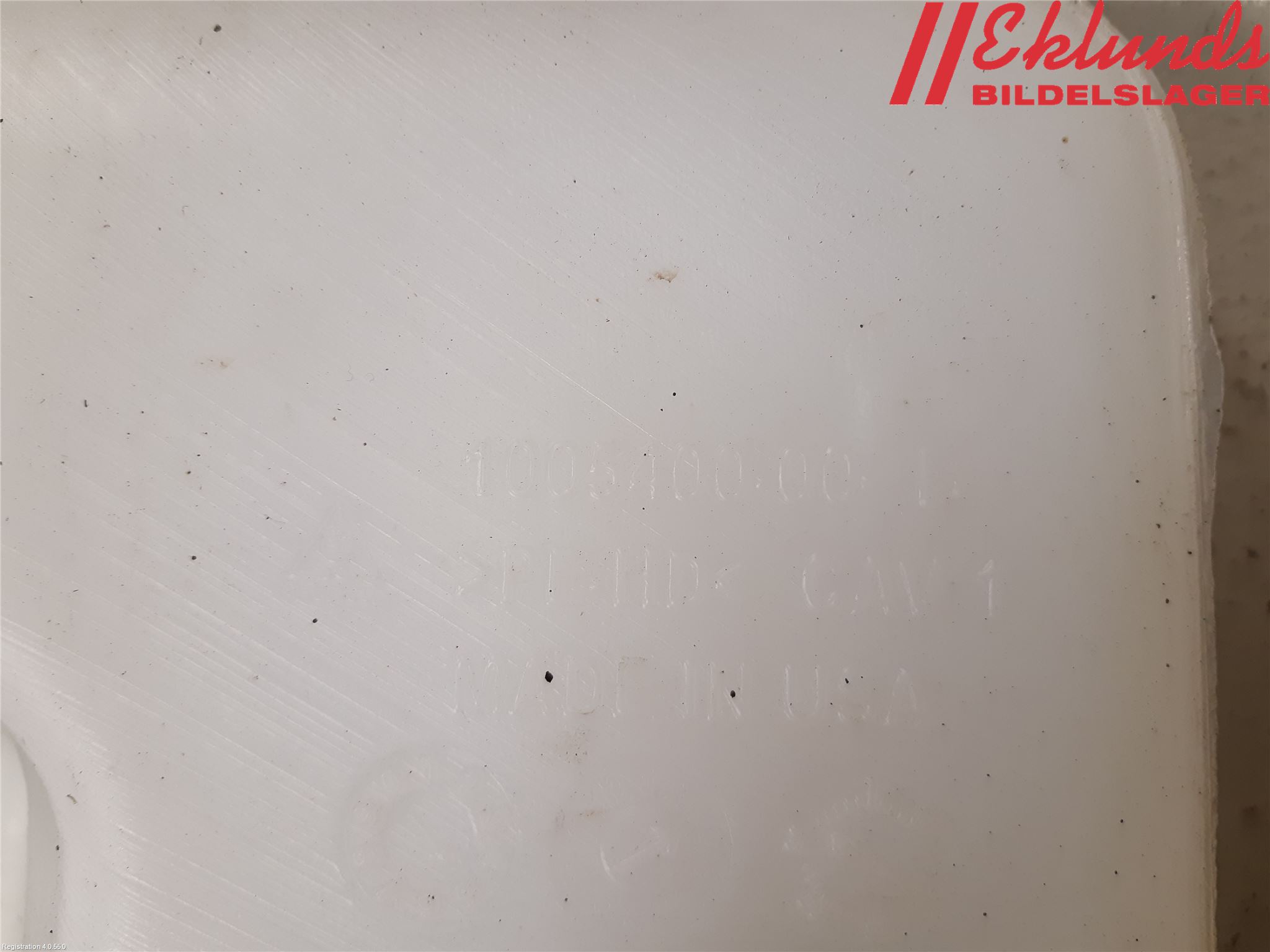 Tesla MODEL S 13- Spolartank Vindruta