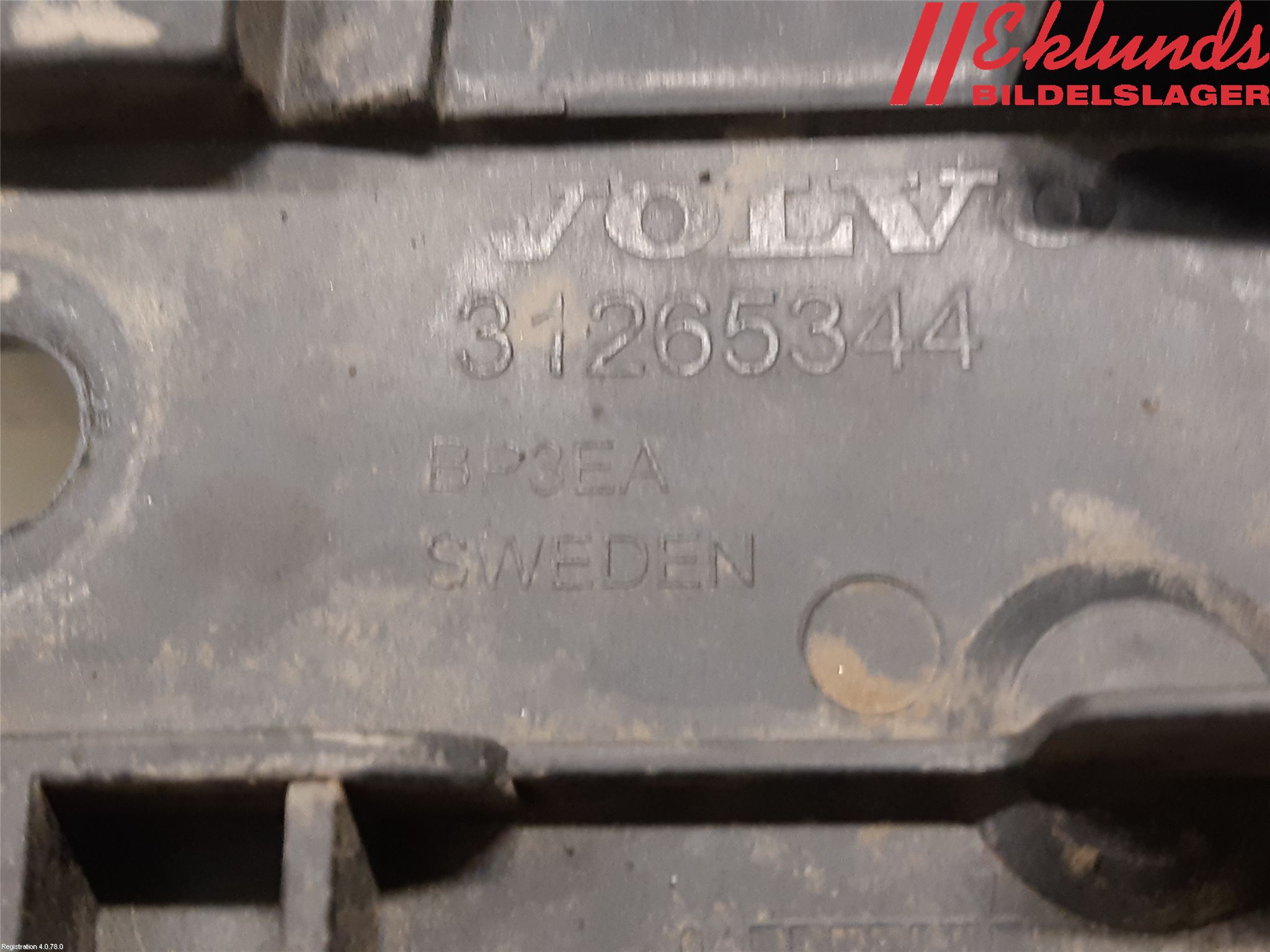 Volvo V70 08-13 Stötfångarfäste Fram Vä