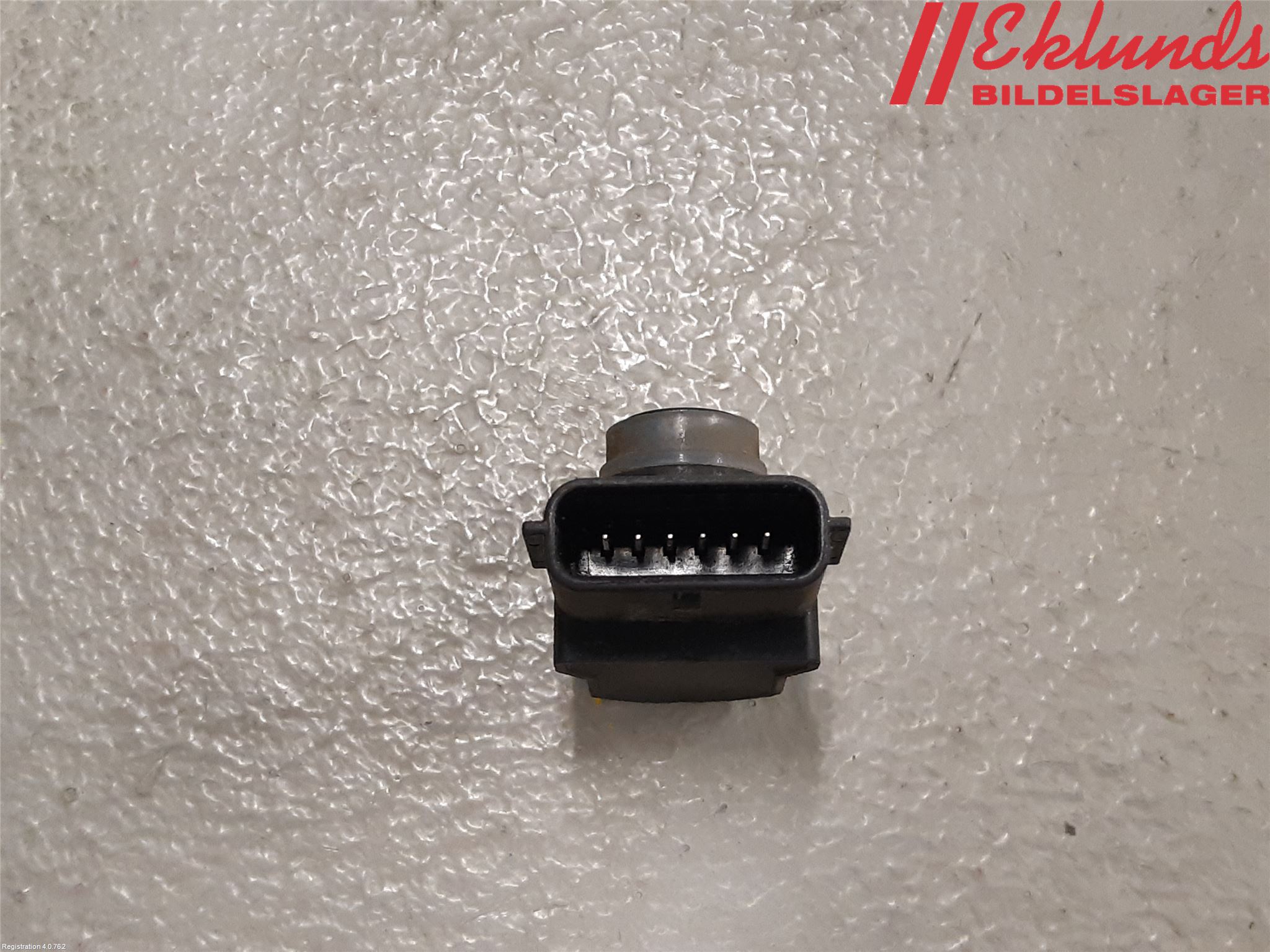 Toyota AVENSIS 16-18 Parkeringshjälp Frontsensor