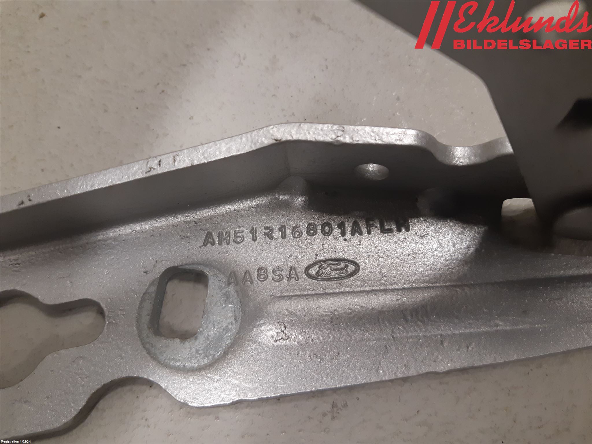 Ford C-MAX II  11-14 Huvgångjärn