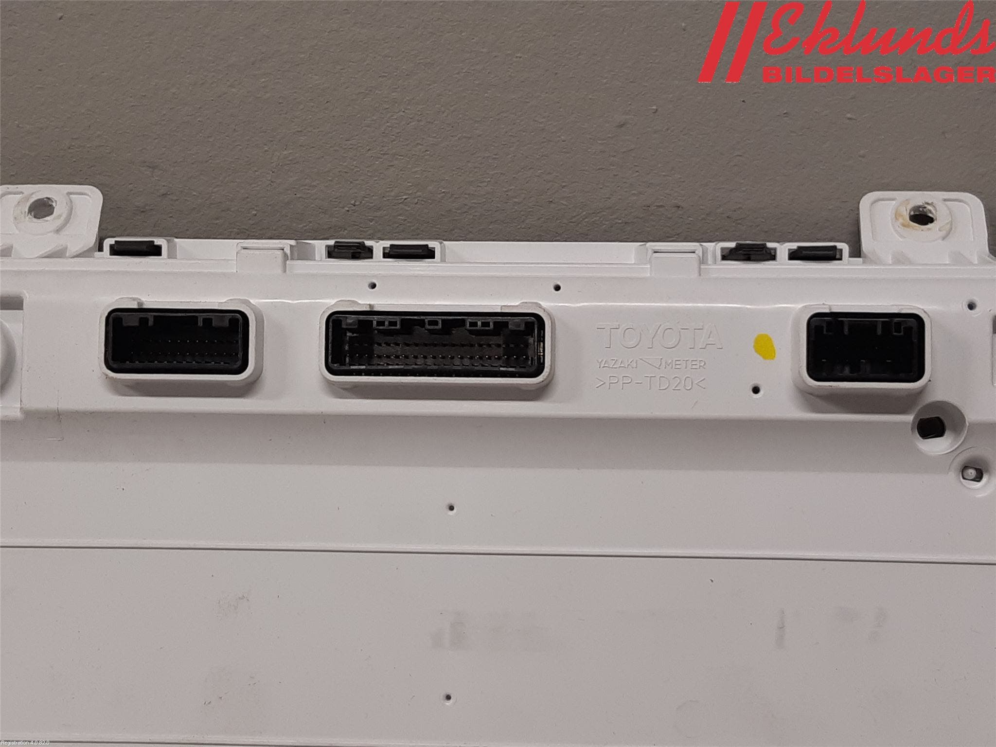 Toyota HILUX 16- Instrument Komb