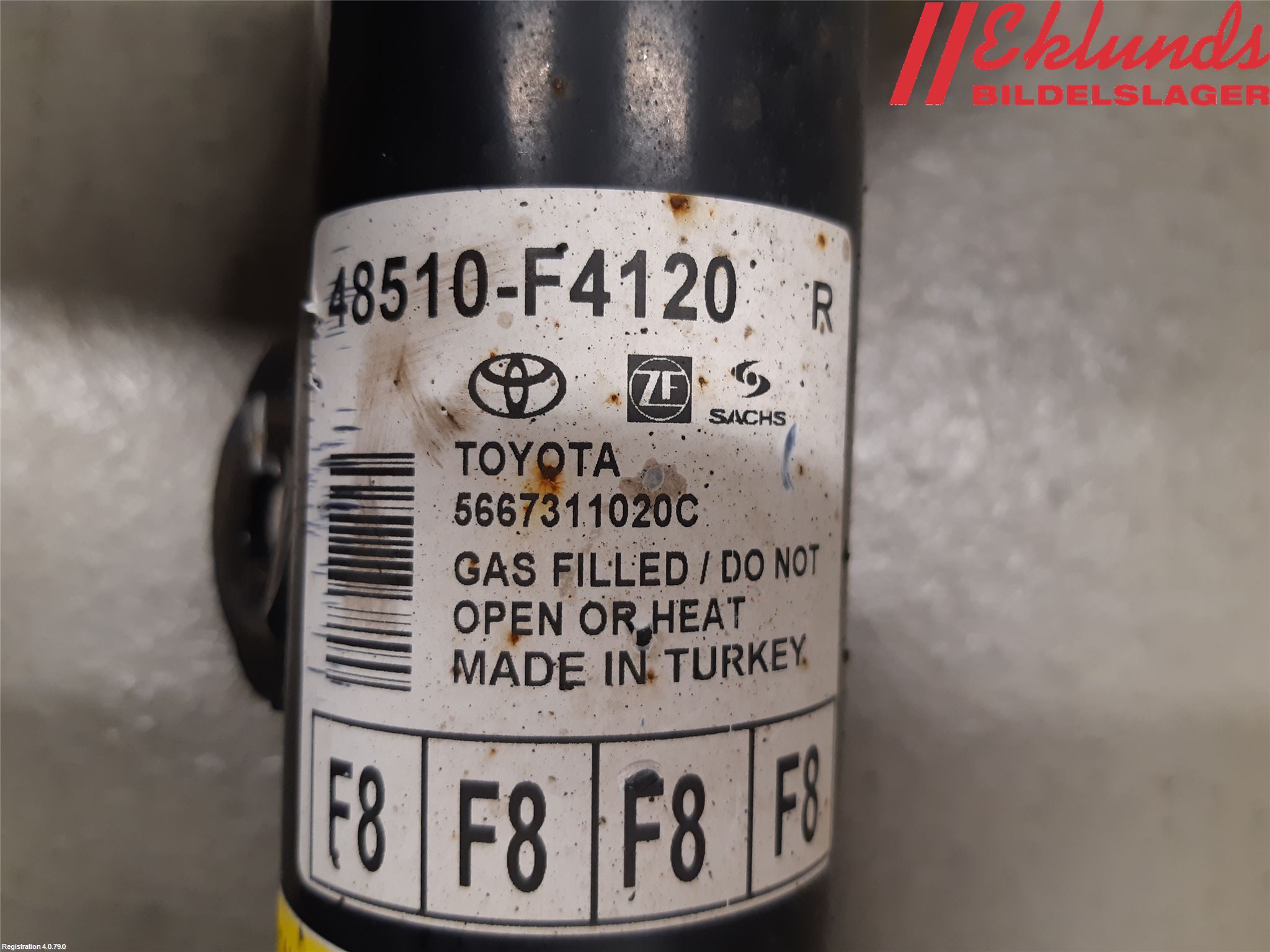Toyota C-HR 16-23 Fjäderben Fram Höger