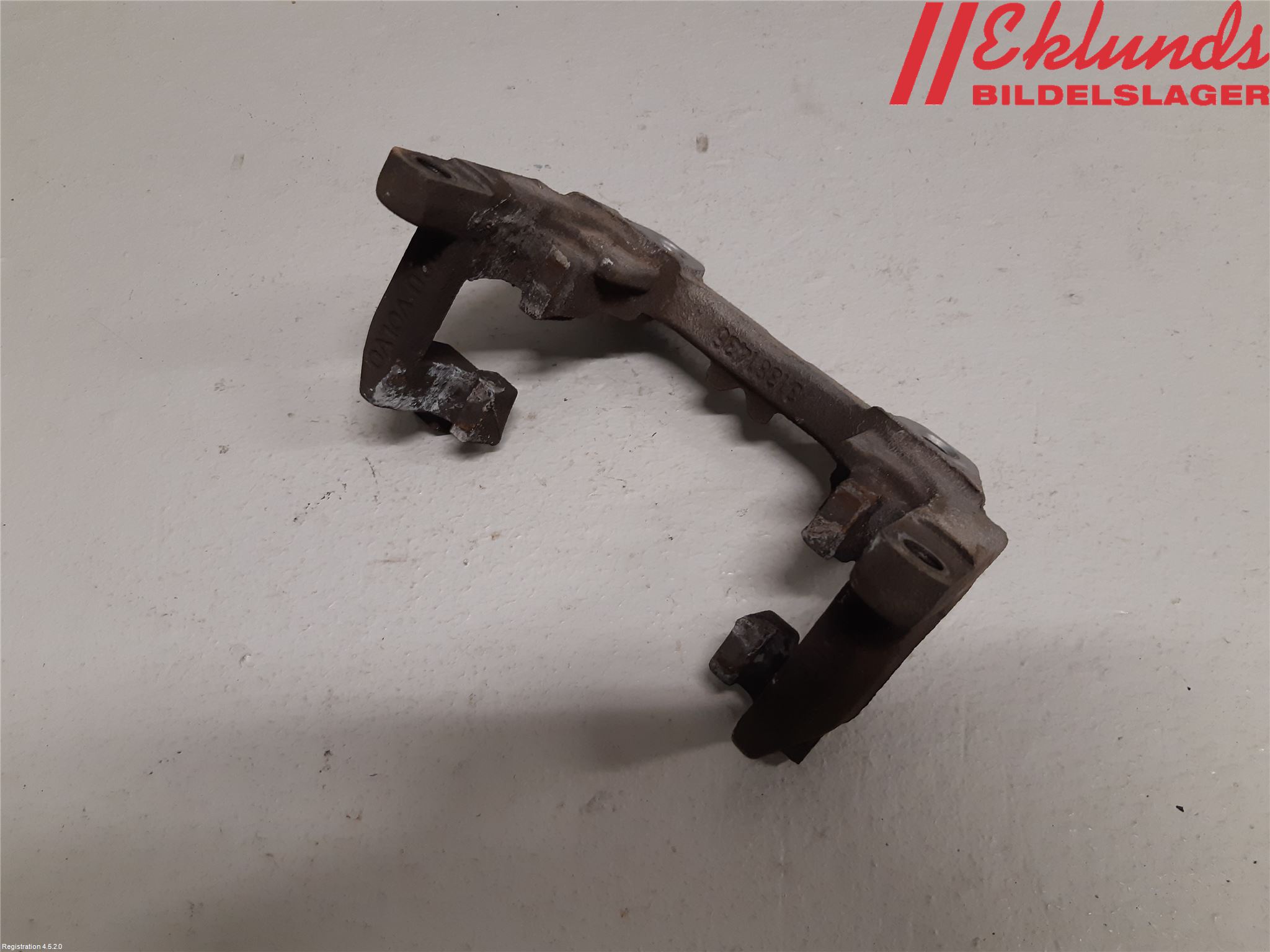 Volvo V90 17->> Bromsokshållare