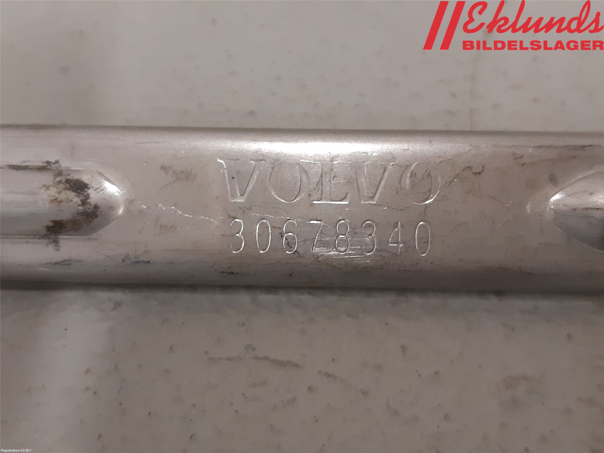 Volvo V70 08-13 Strålkast Fästsarg