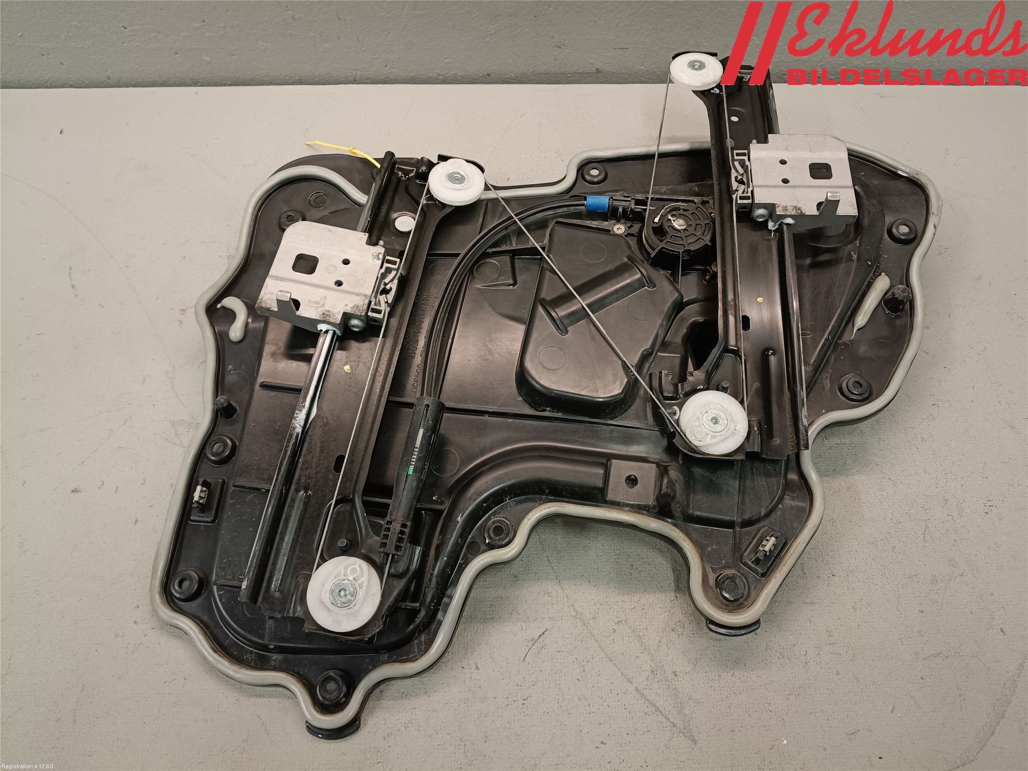 Tesla MODEL 3 17- Fönsterhiss El Kompl