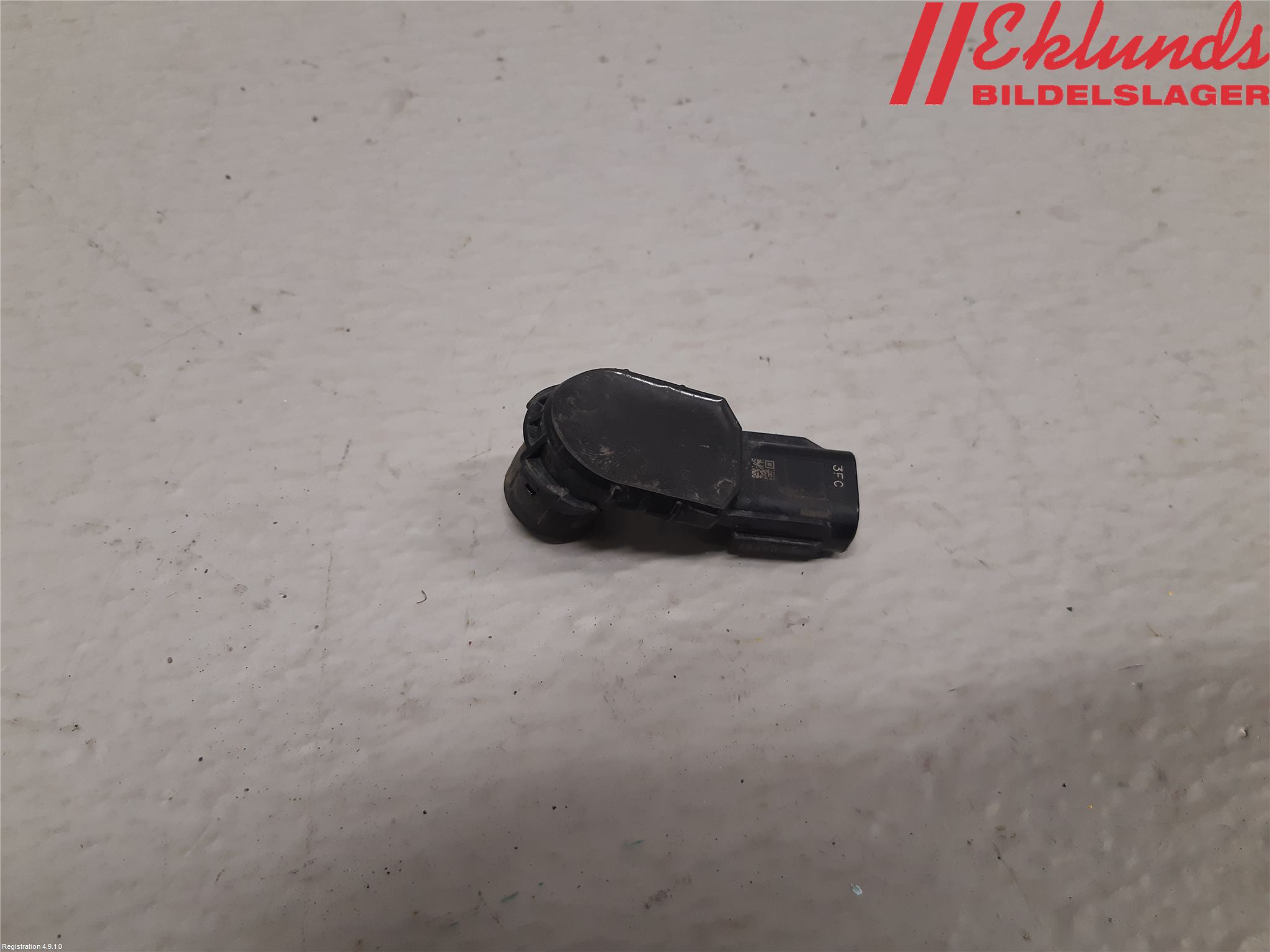 Suzuki SX4 S-CROSS 14-21 Parkeringshjälp Frontsensor
