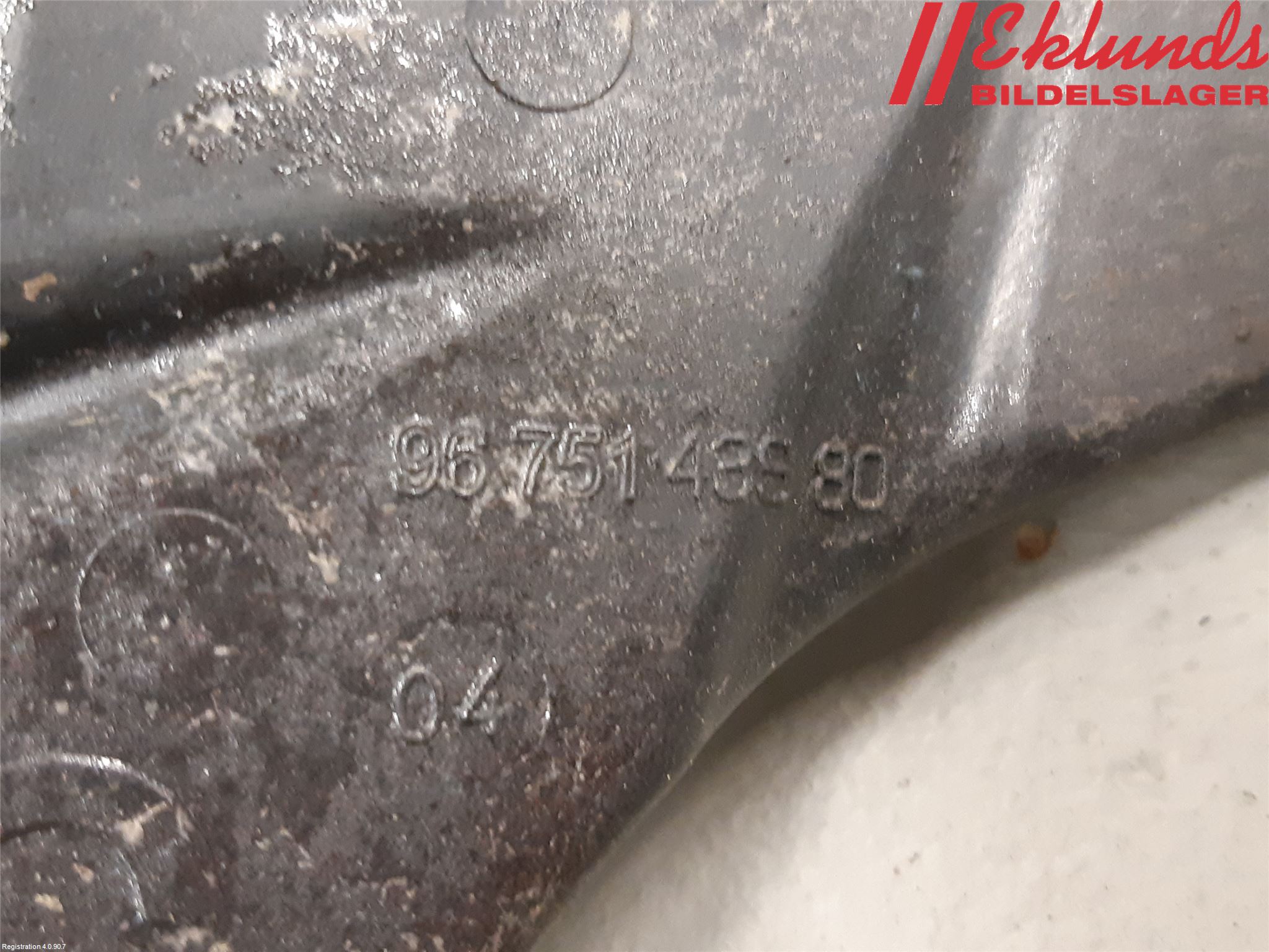 Peugeot PEUGOT 208 16-19 Skärmfäste Fram Vä